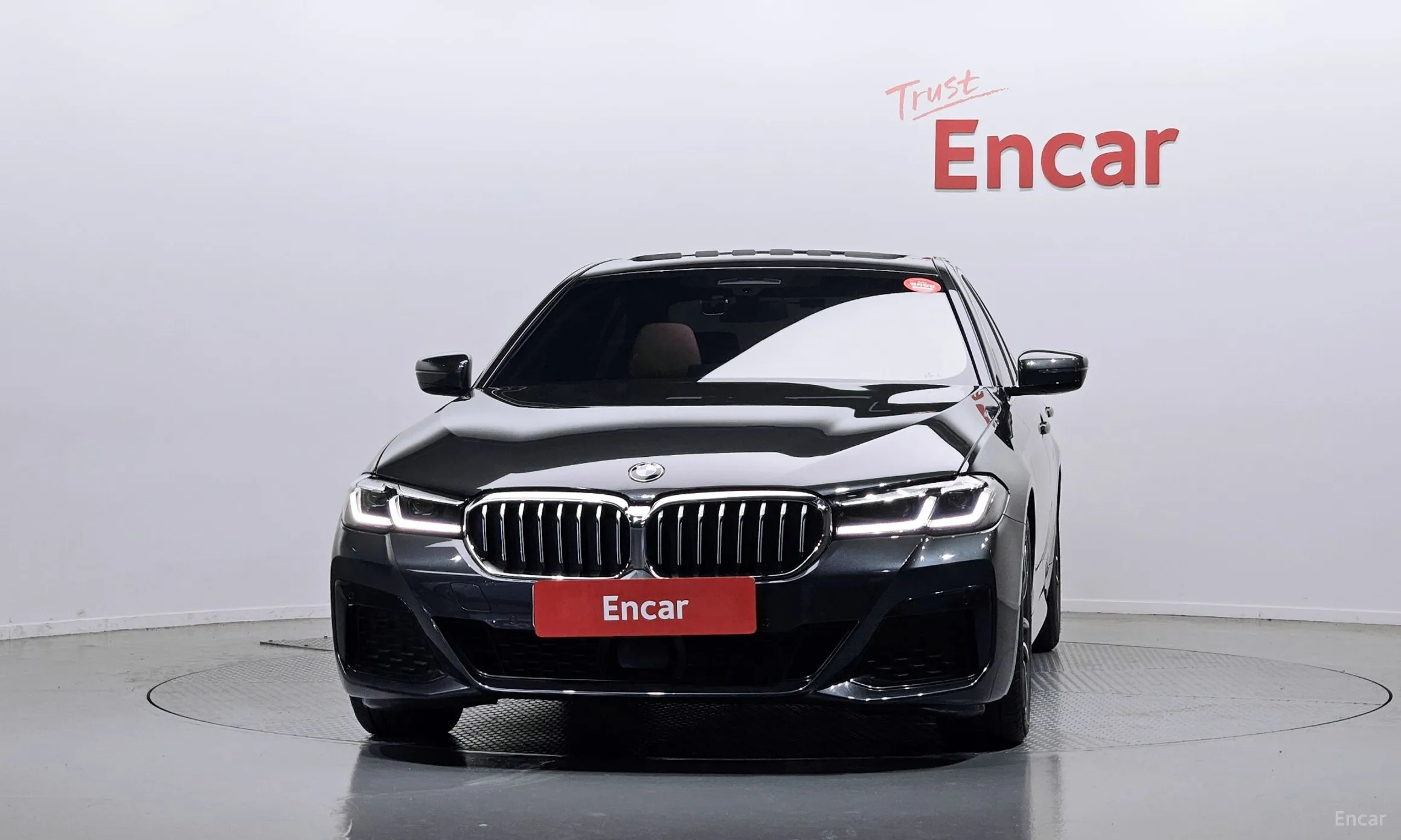 BMW 5 Series (G30) превью 2