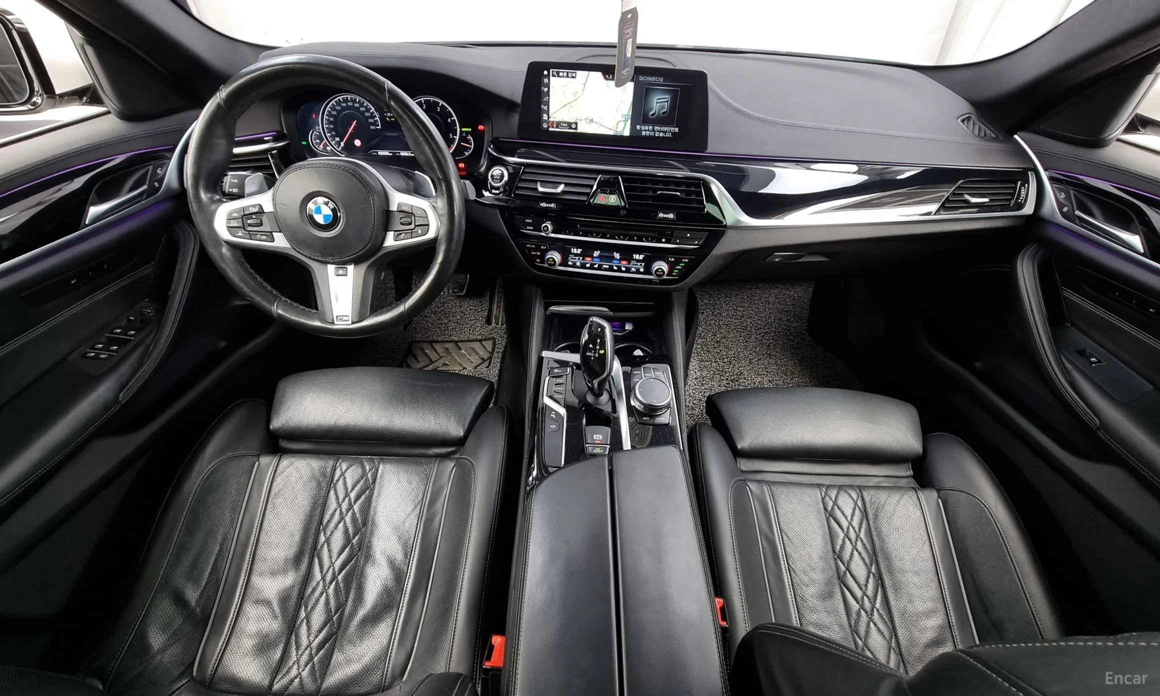 BMW 5 Series (G30) превью 4