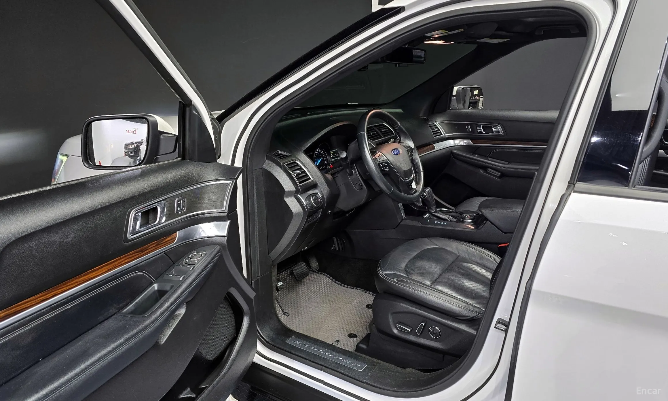 Ford Explorer превью 11