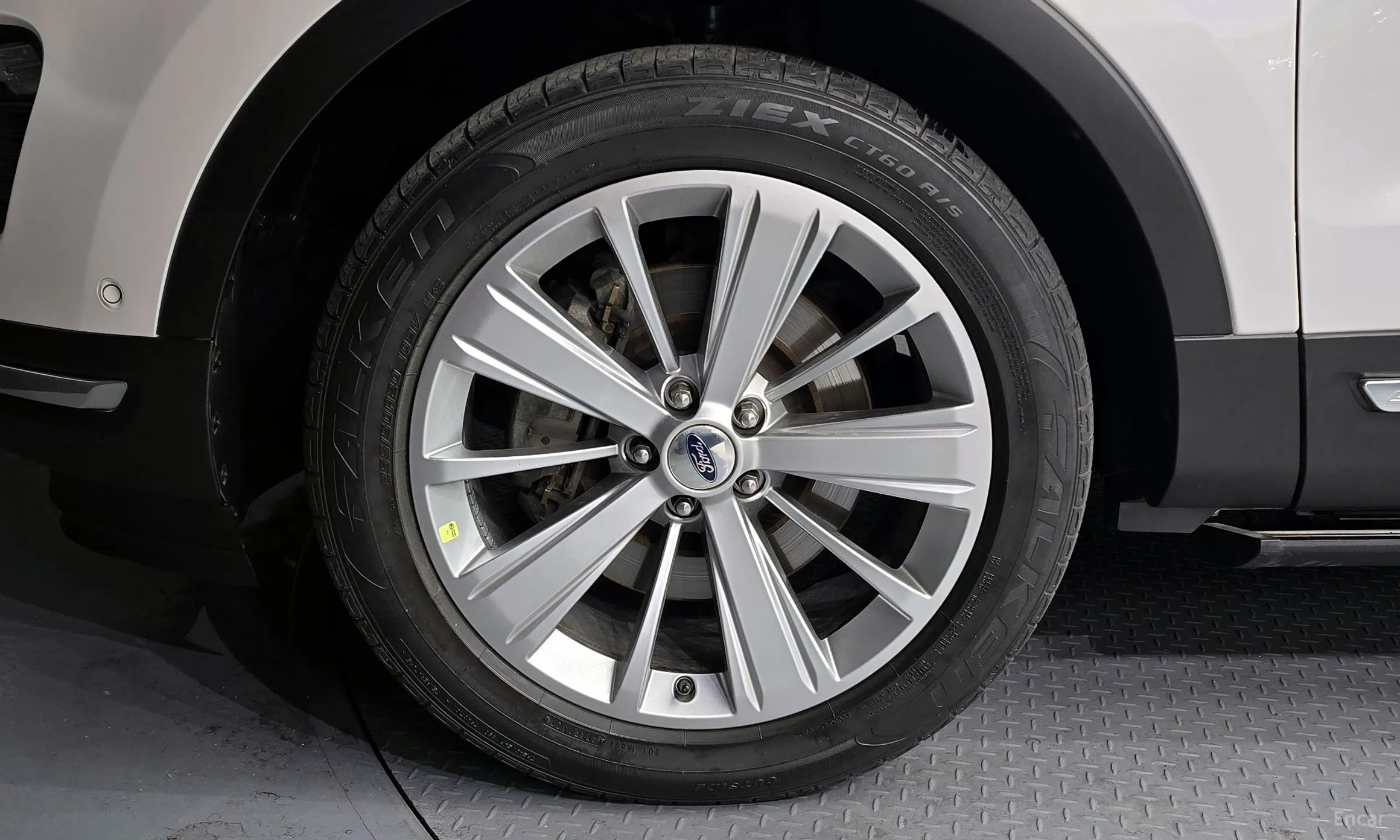 Ford Explorer превью 5