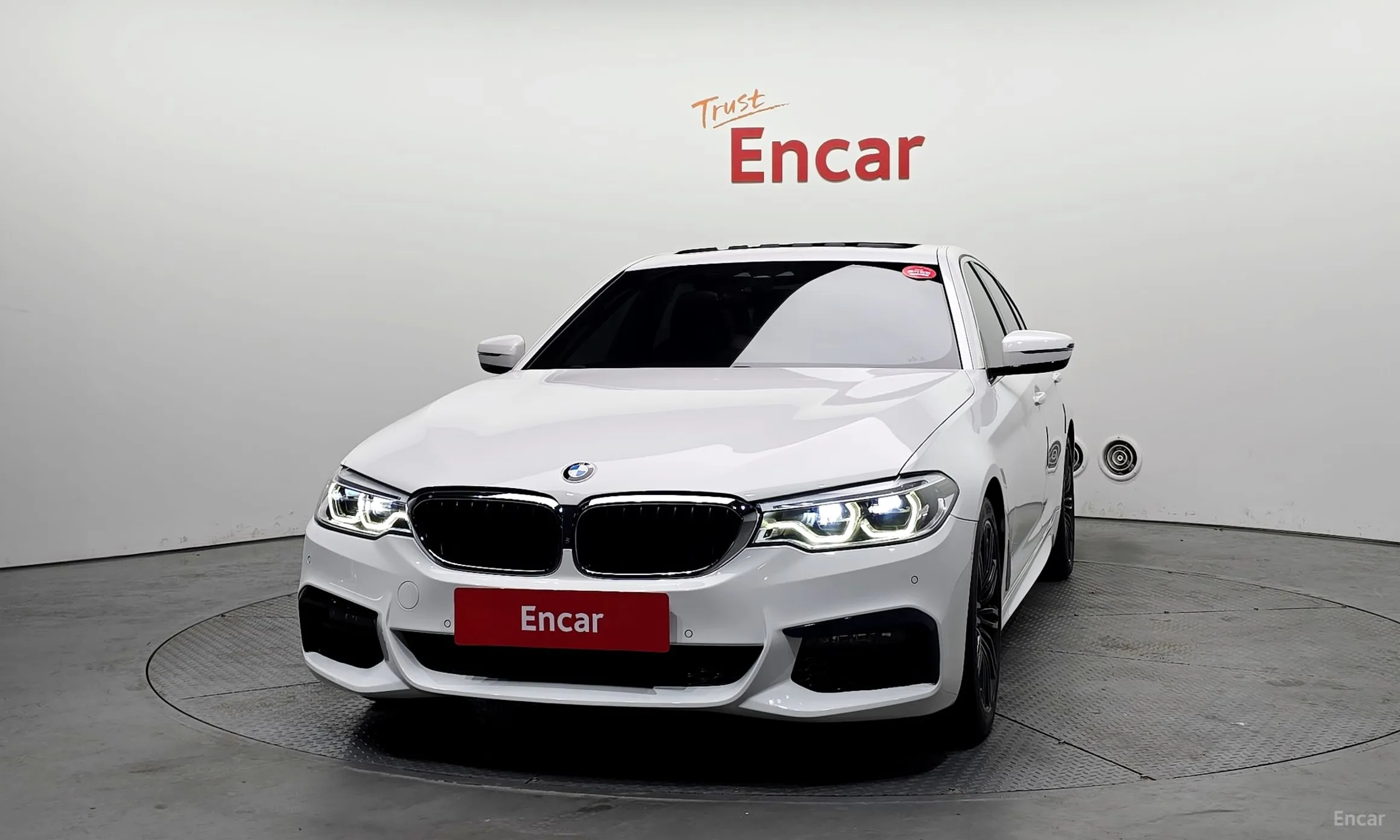 BMW 5 Series (G30) превью 2