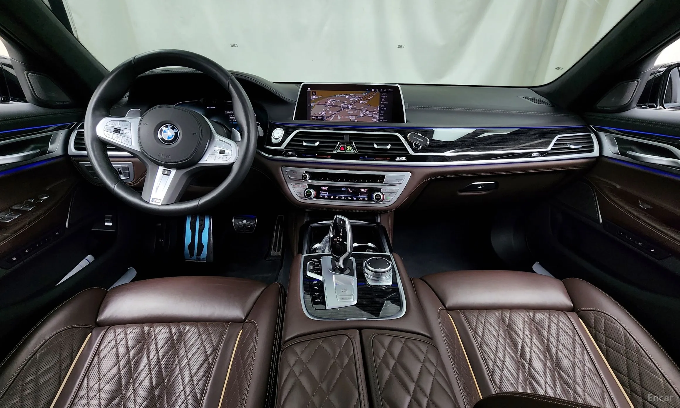 BMW 7 Series (G11) превью 4