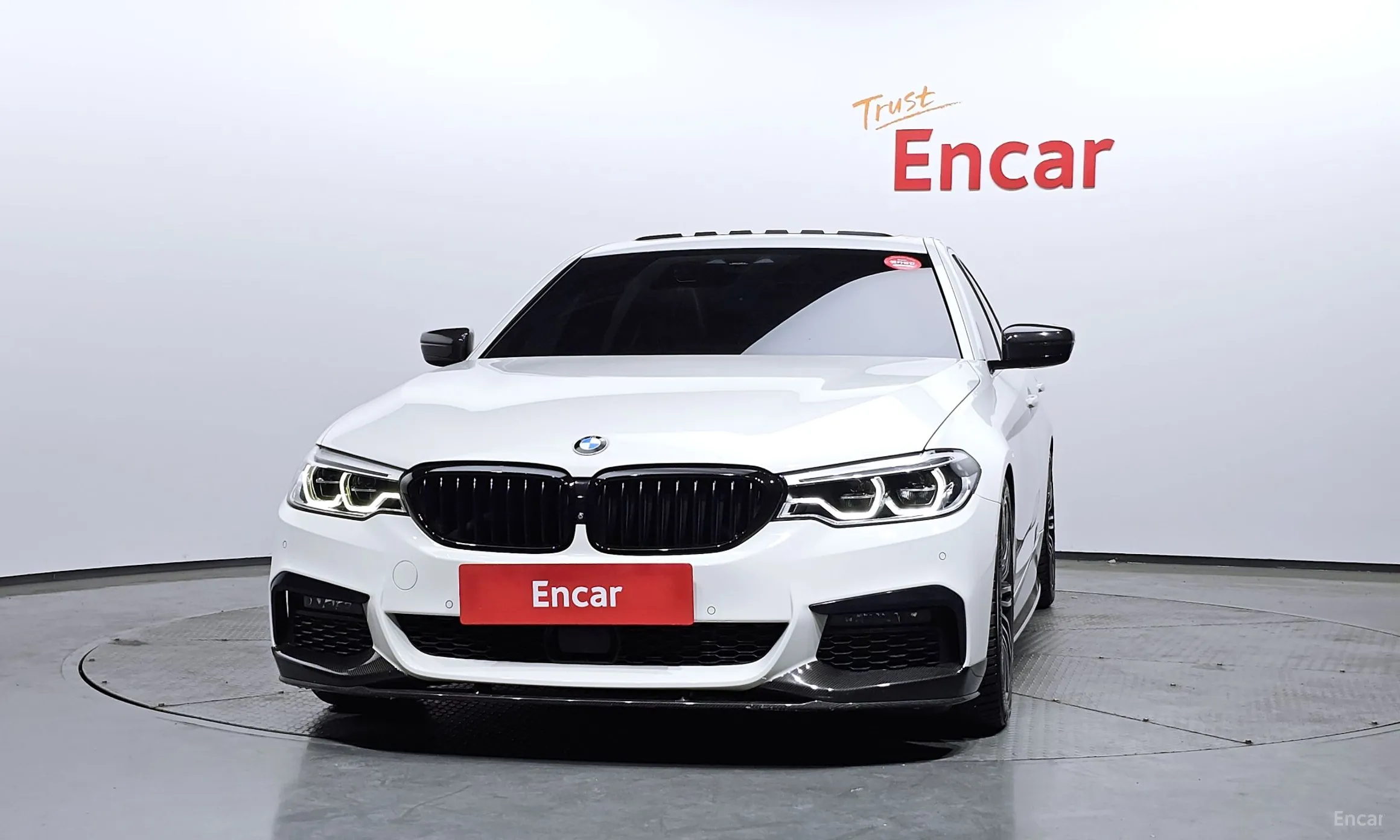 BMW 5 Series (G30) превью 2