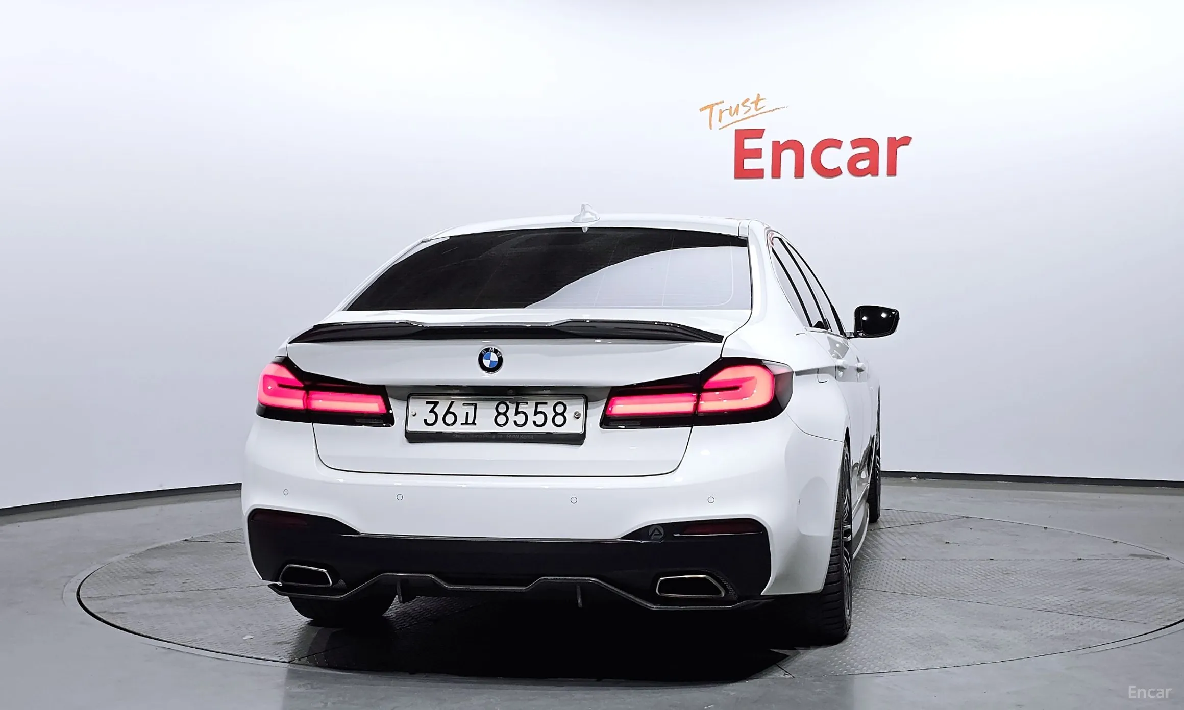 BMW 5 Series (G30) превью 3