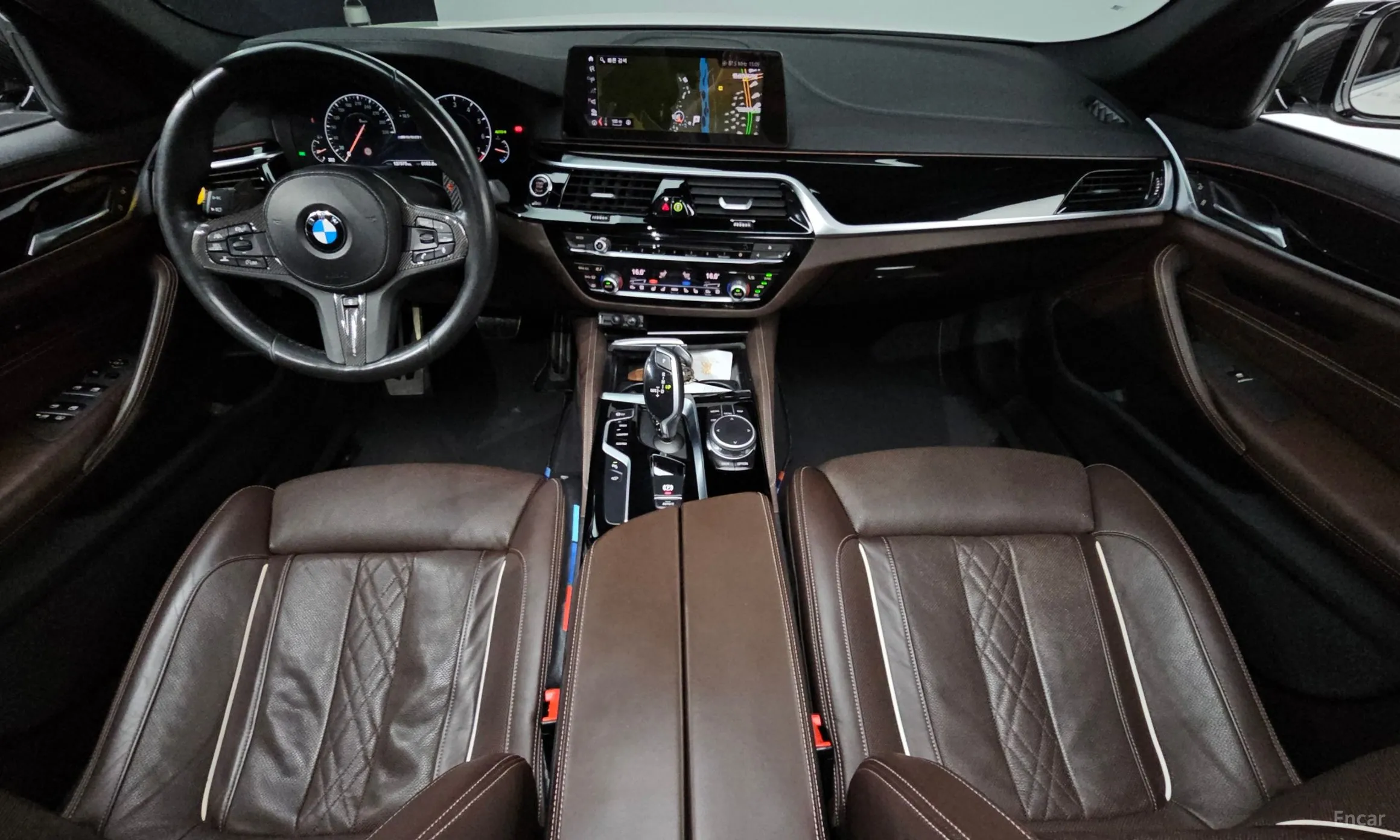 BMW 5 Series (G30) превью 4