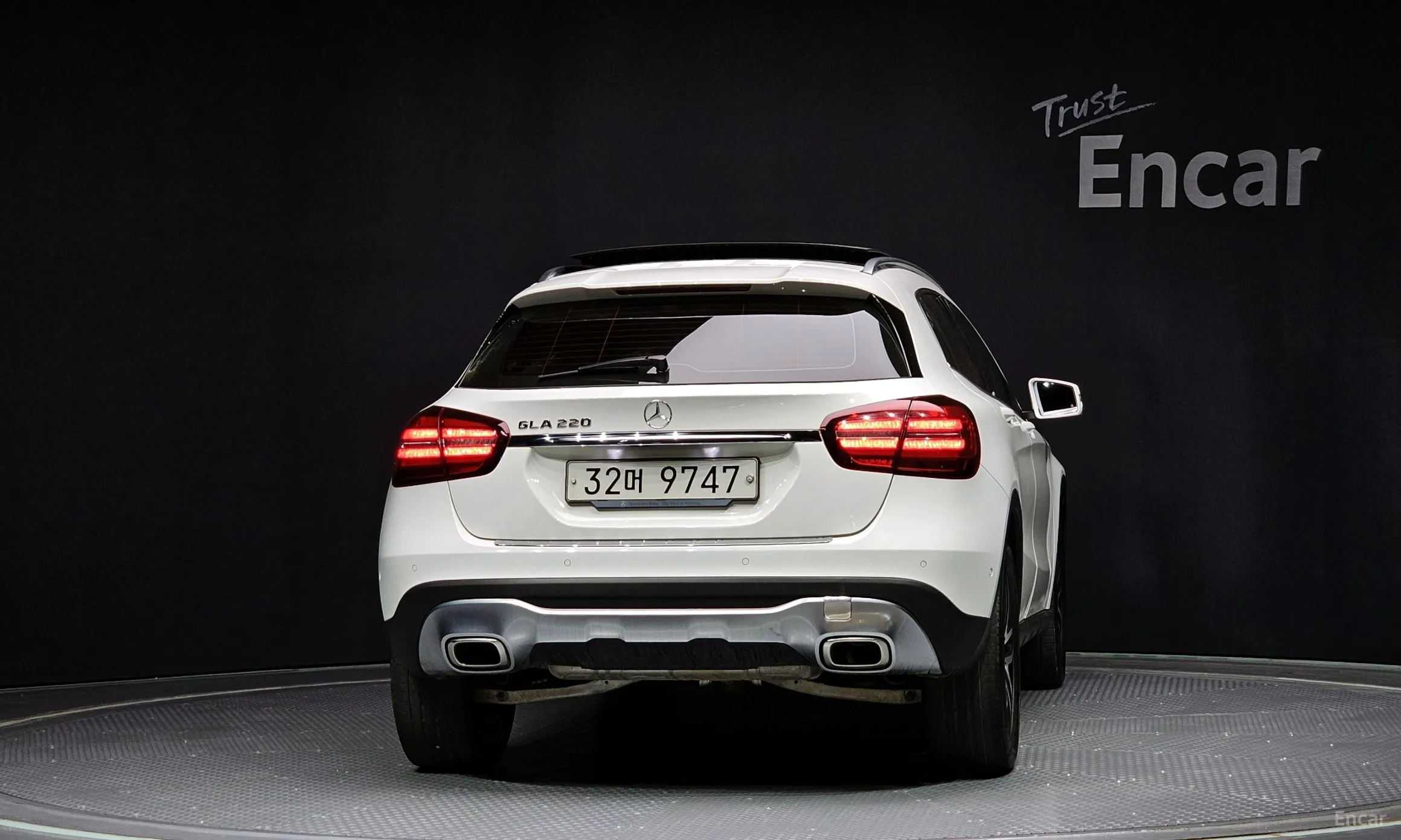 Mercedes Benz GLA-Class X156 превью 3