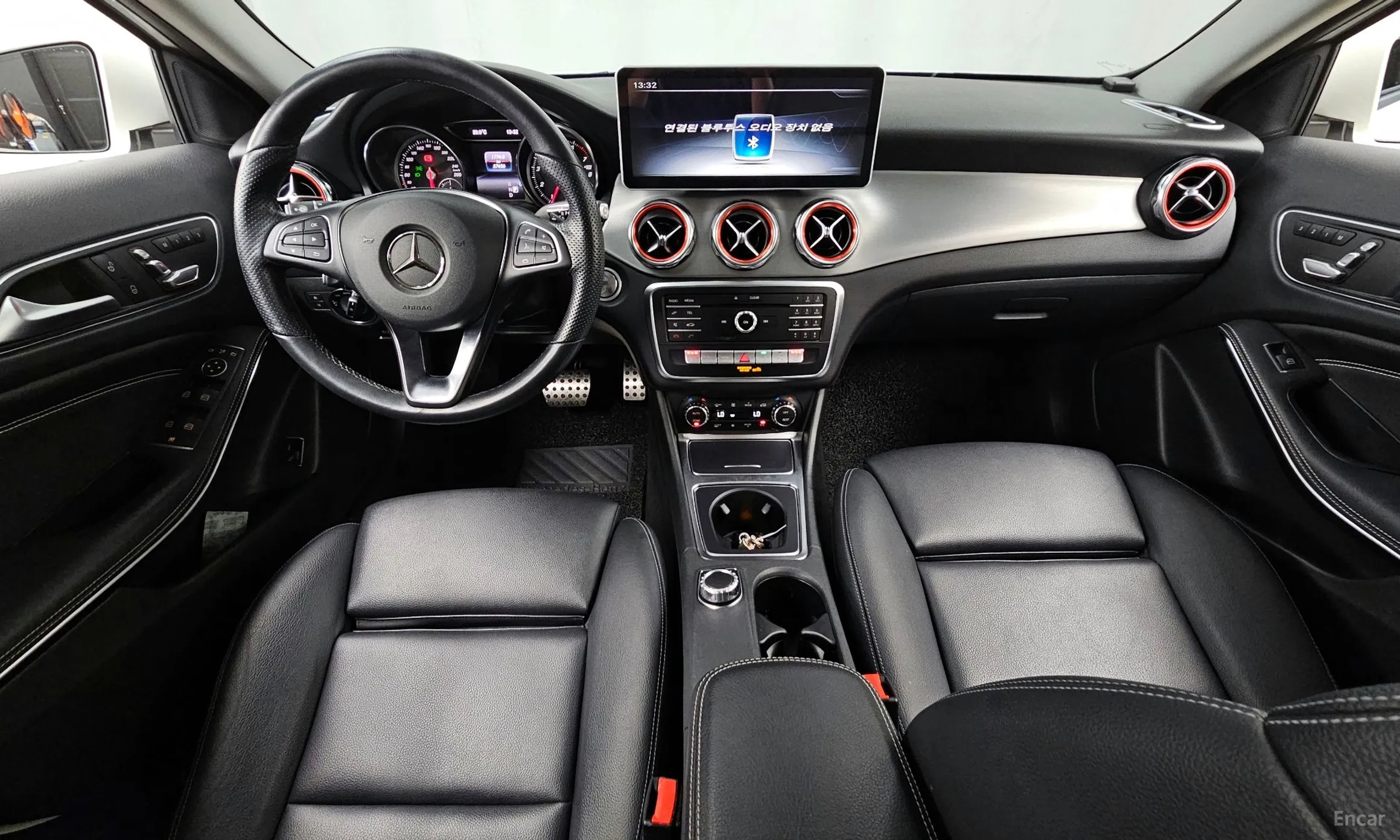 Mercedes Benz GLA-Class X156 превью 4