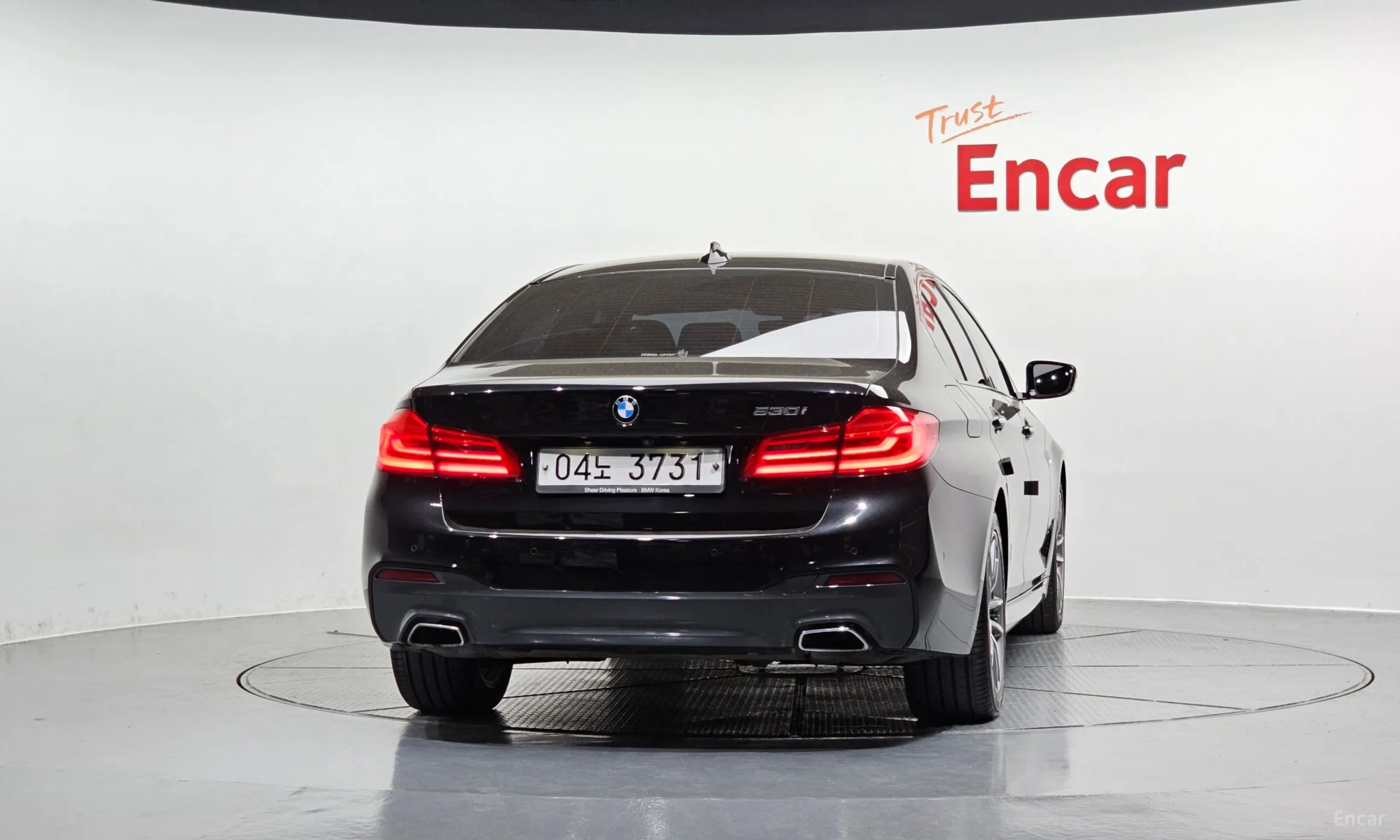 BMW 5 Series (G30) превью 3