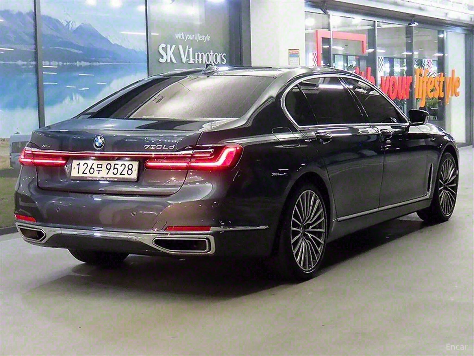 BMW 7 Series (G11) превью 3
