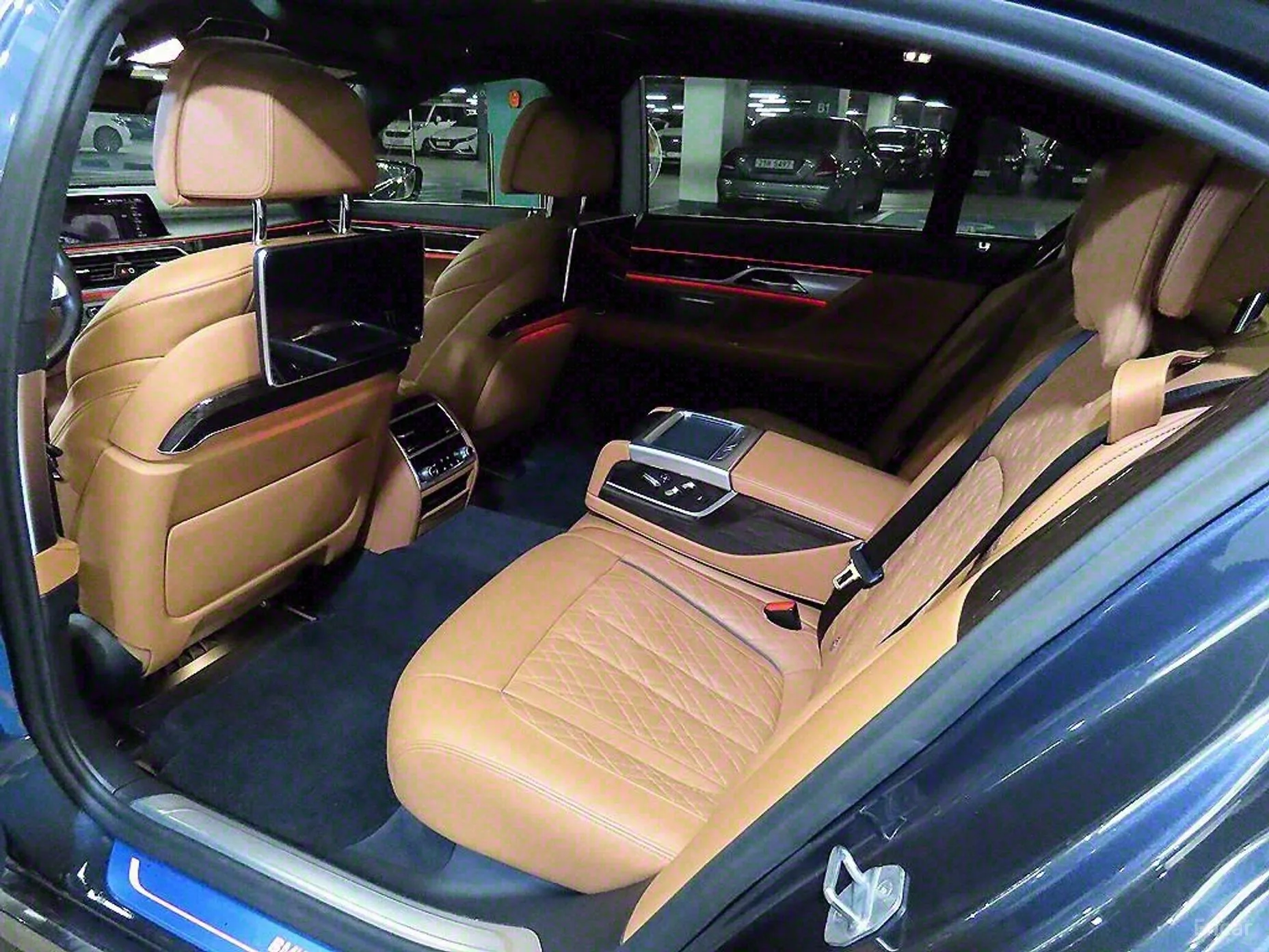 BMW 7 Series (G11) превью 4