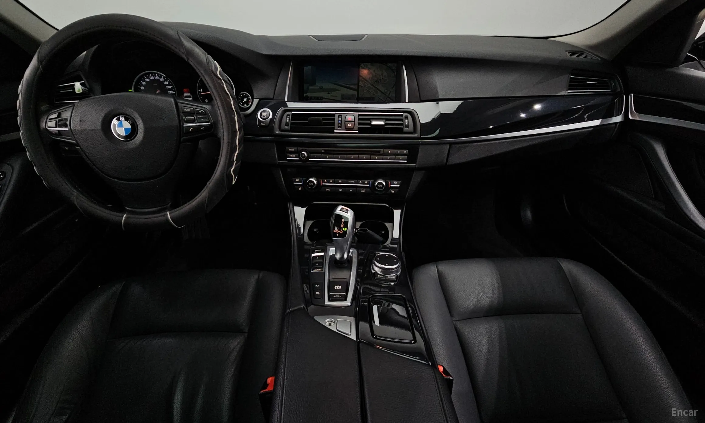BMW 5 Series (F10) превью 4