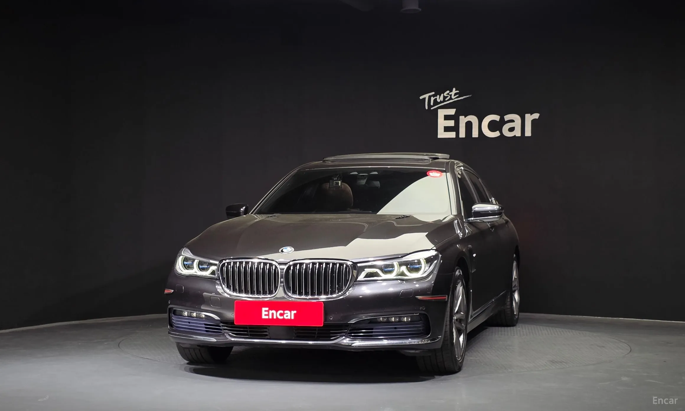 BMW 7 Series (G11) превью 2