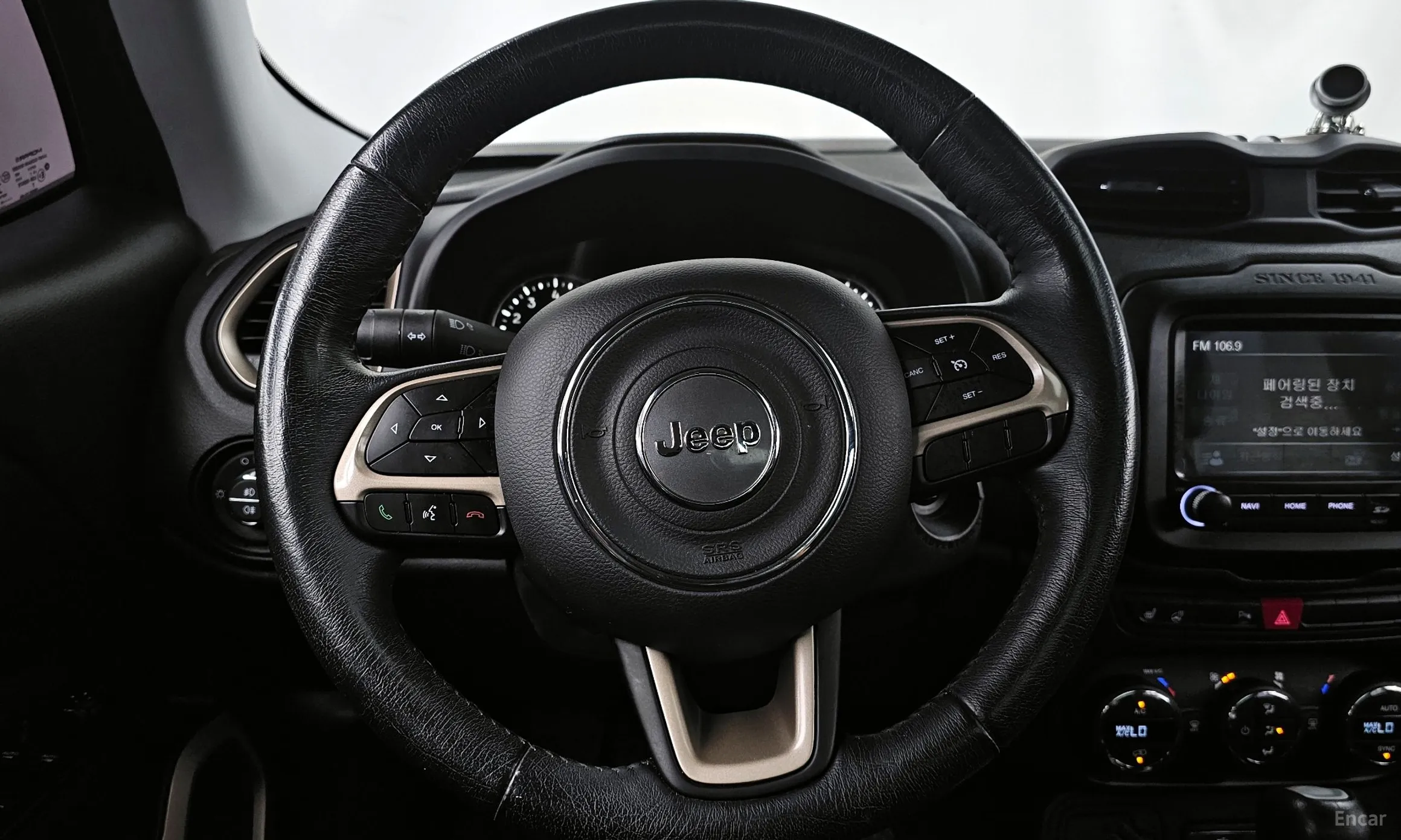 Jeep Renegade превью 13