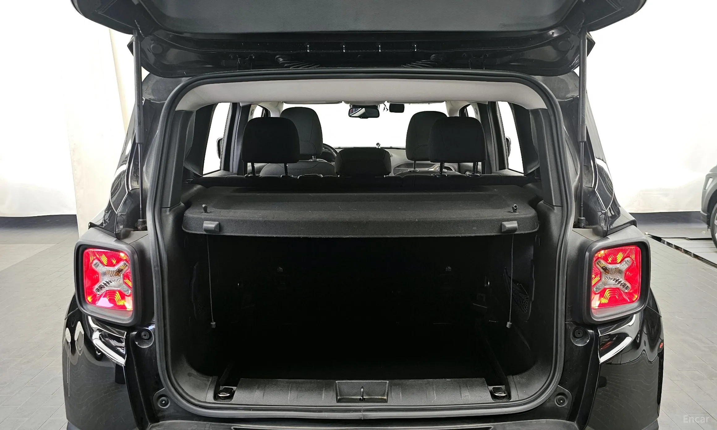 Jeep Renegade превью 20