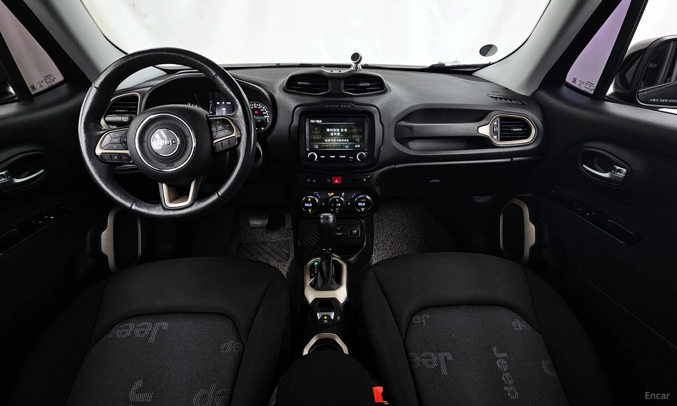 Jeep Renegade превью 7