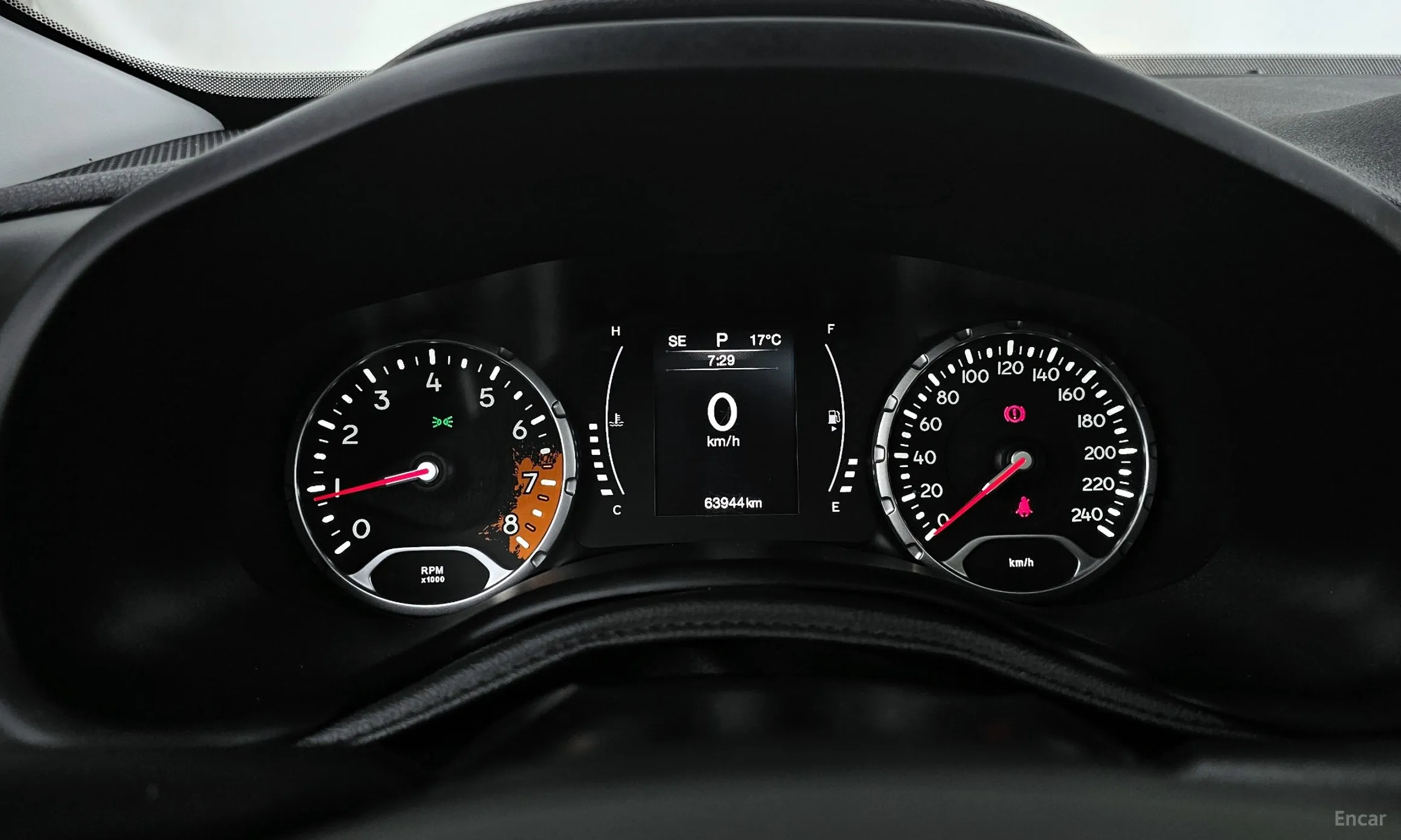Jeep Renegade превью 8