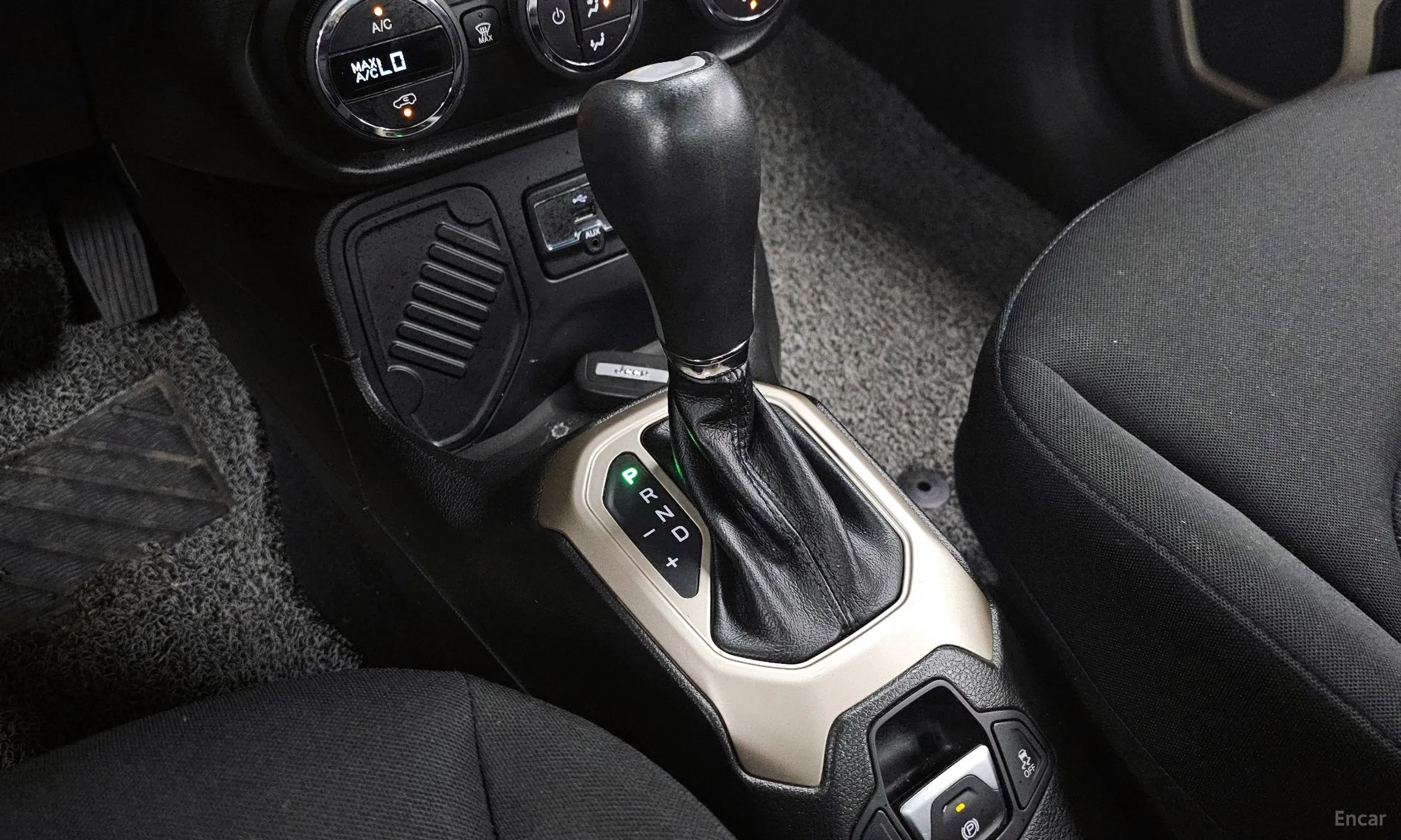 Jeep Renegade превью 9