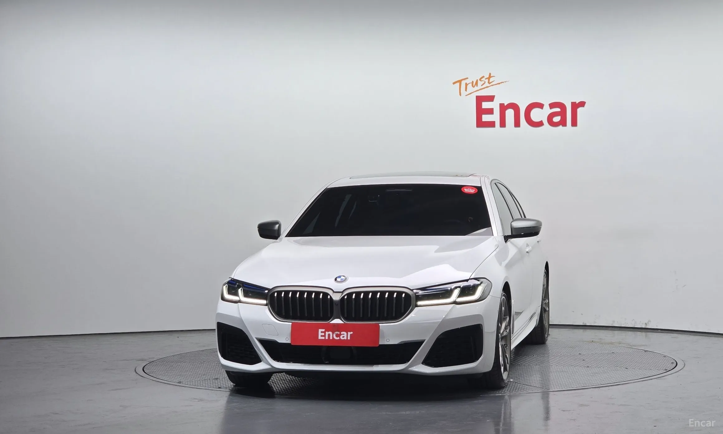 BMW 5 Series (G30) превью 2