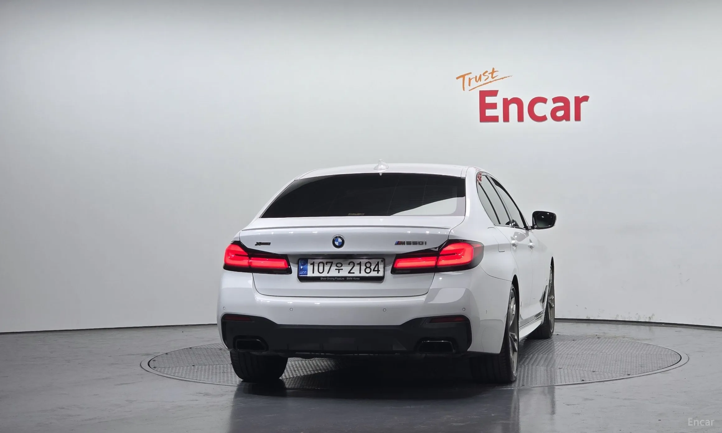 BMW 5 Series (G30) превью 3