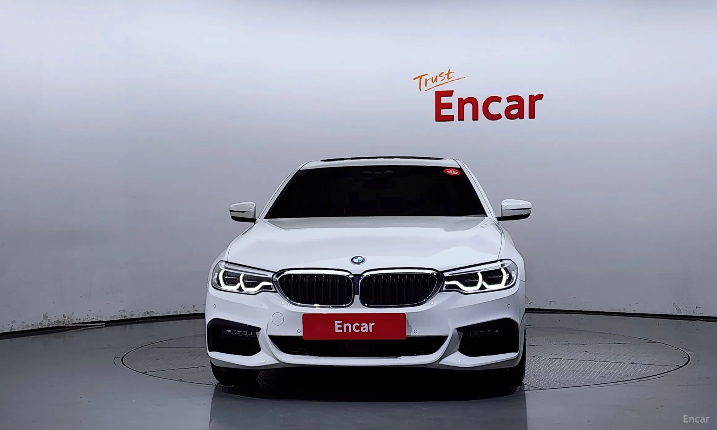 BMW 5 Series (G30) превью 2