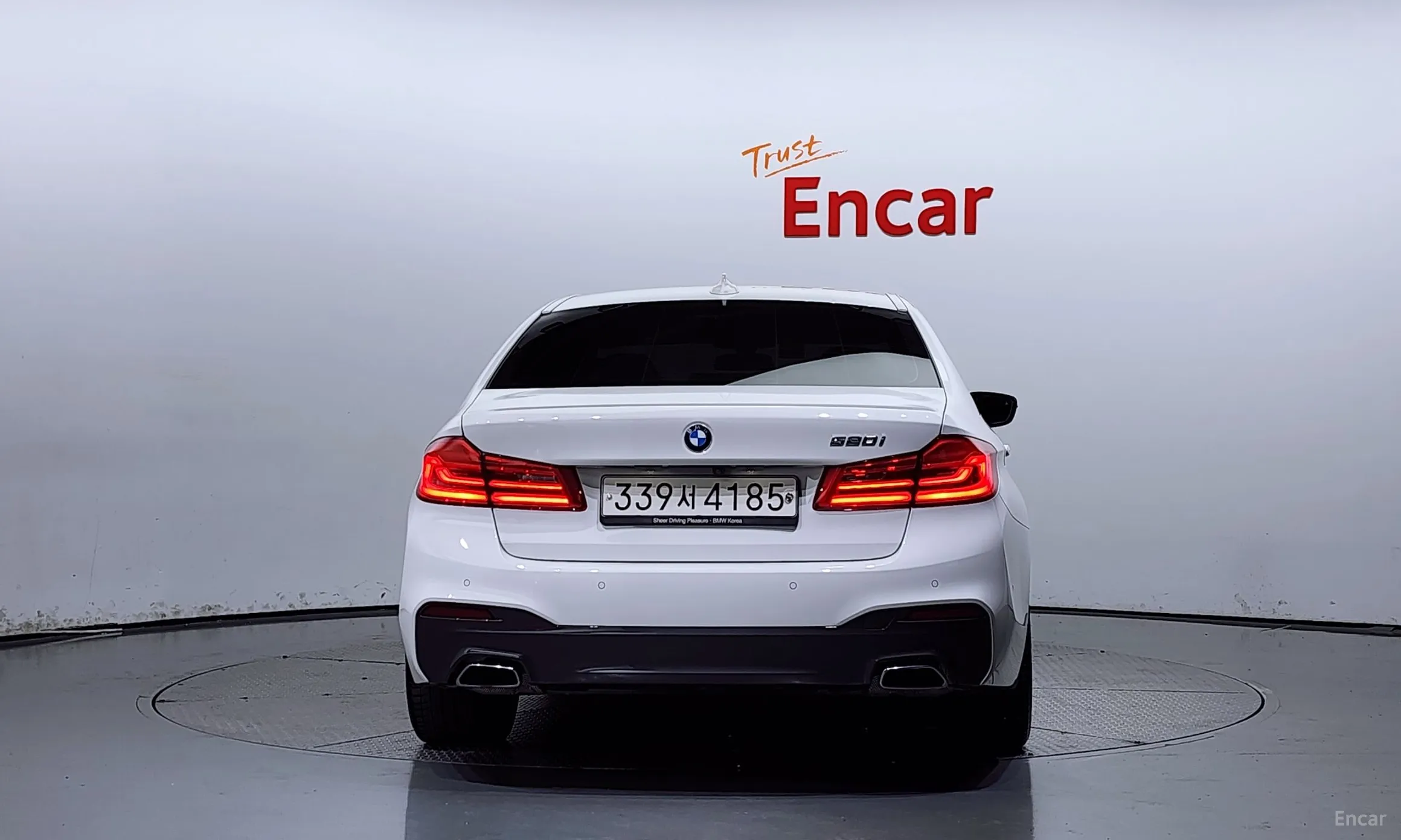 BMW 5 Series (G30) превью 3