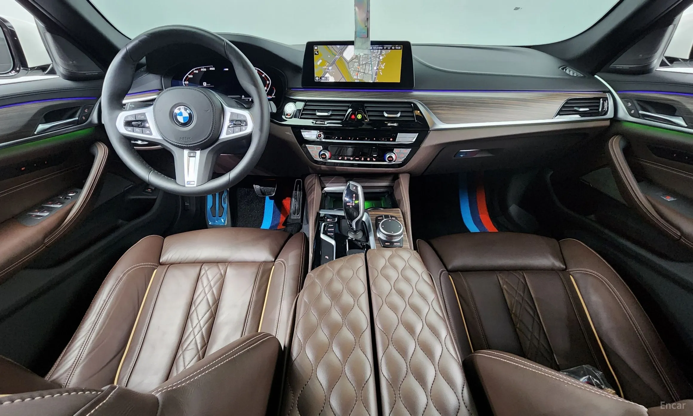 BMW 5 Series (G30) превью 4
