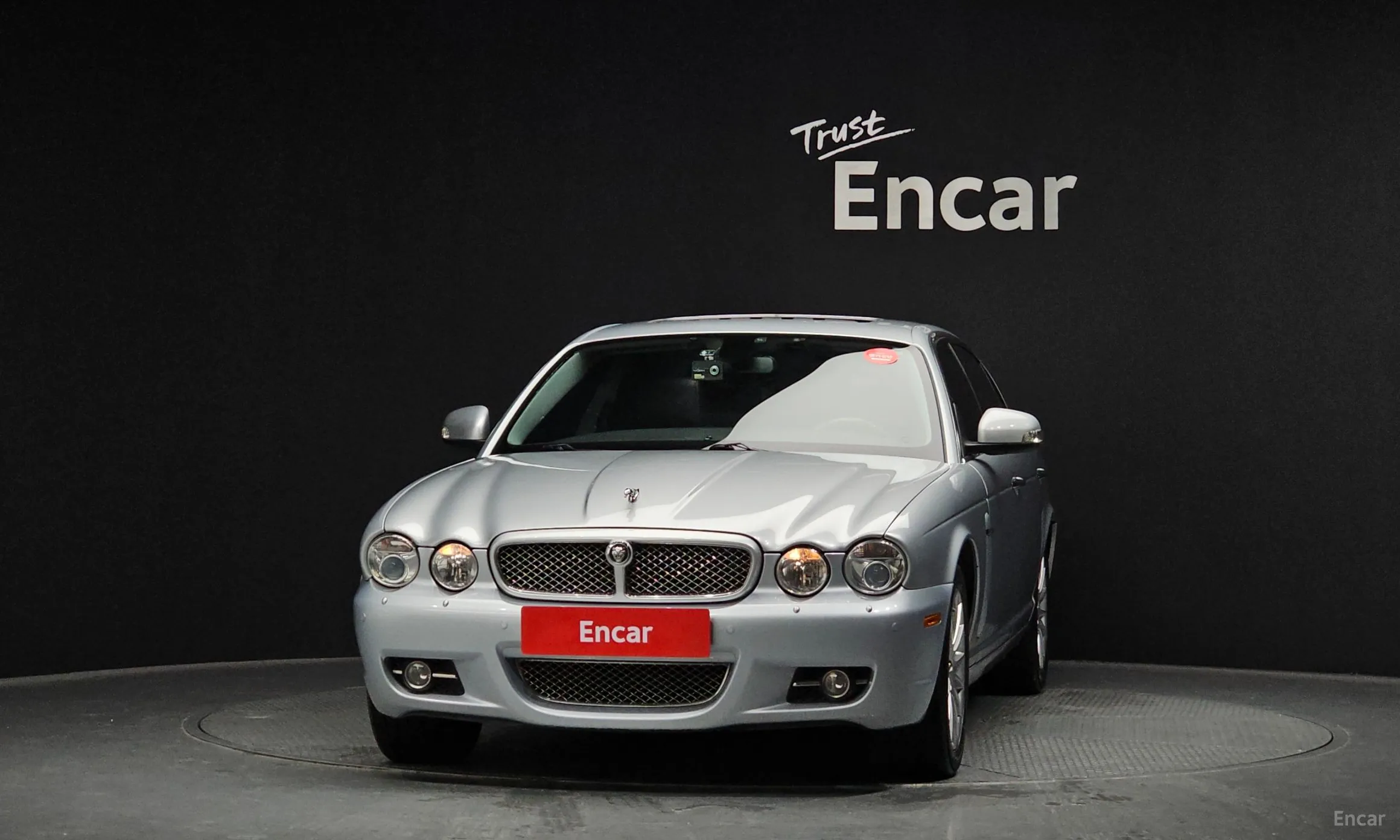 Jaguar New XJ превью 3