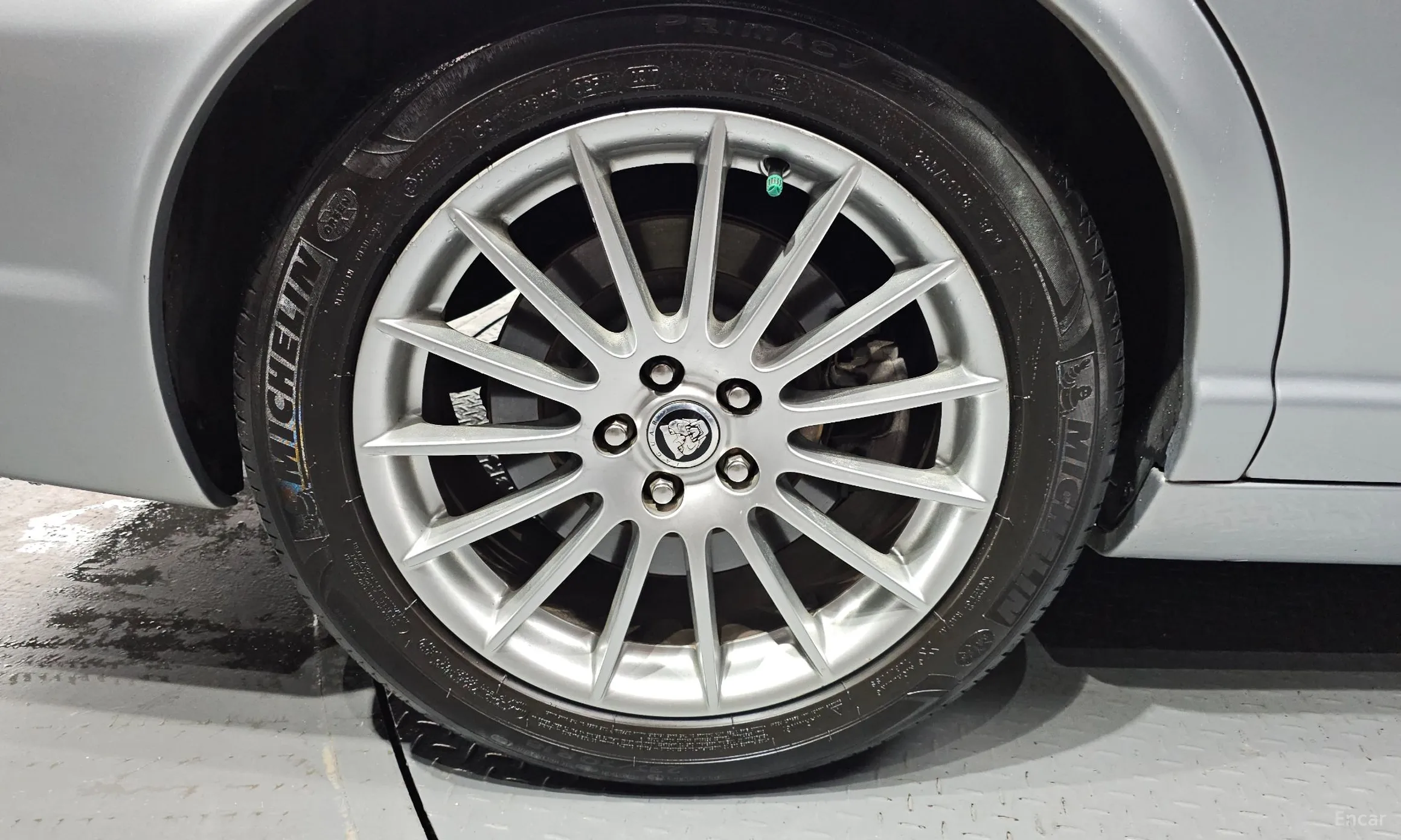 Jaguar New XJ превью 5
