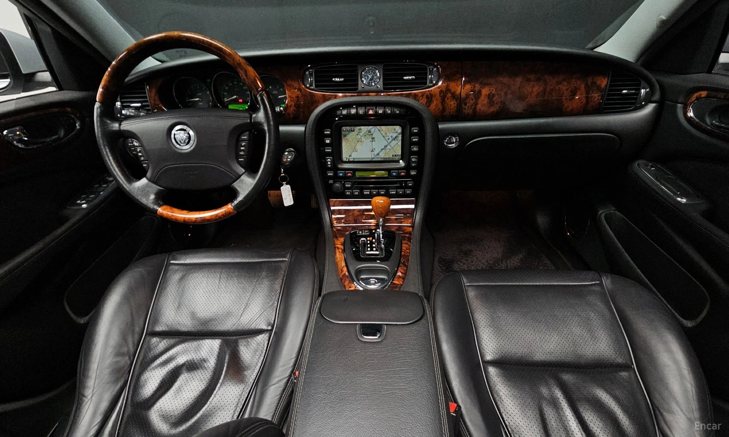 Jaguar New XJ превью 7