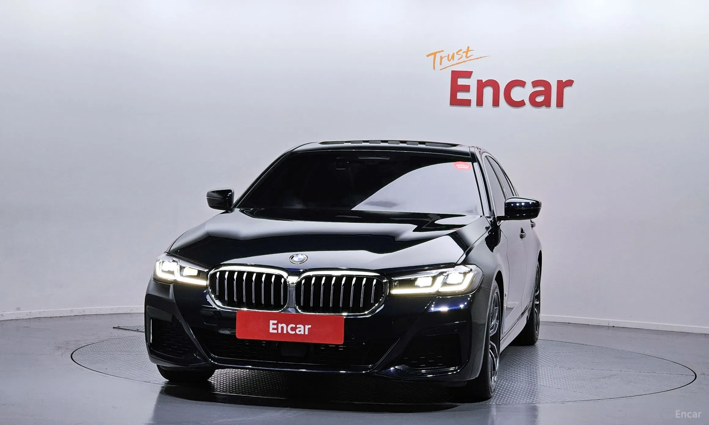 BMW 5 Series (G30) превью 2