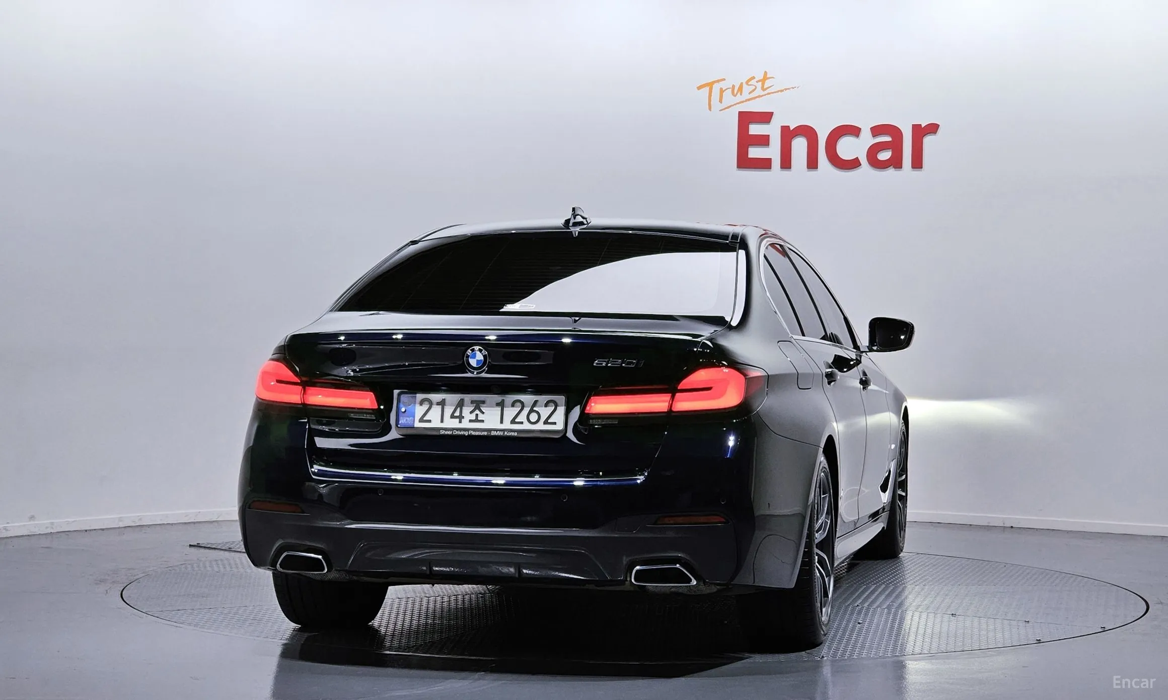 BMW 5 Series (G30) превью 3