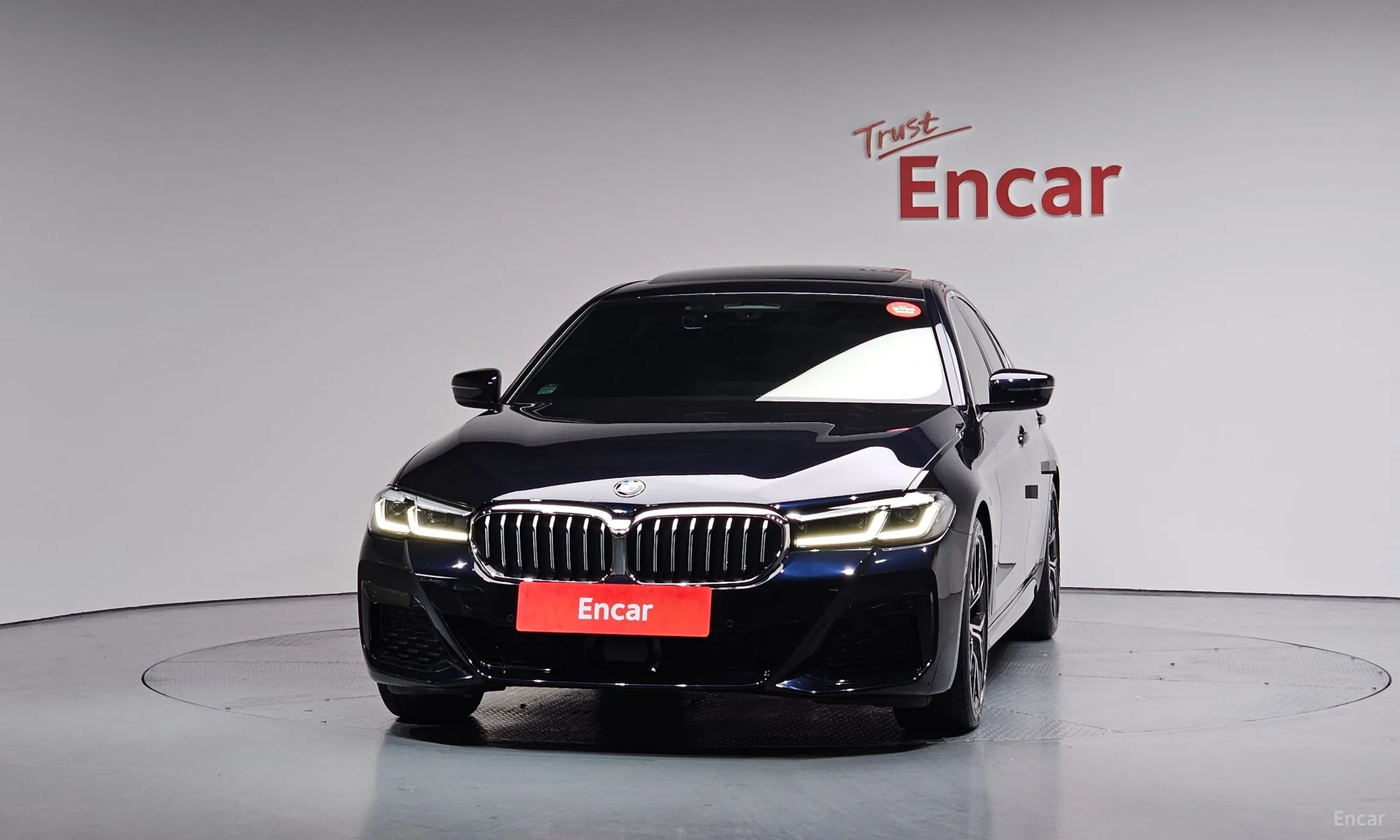 BMW 5 Series (G30) превью 2