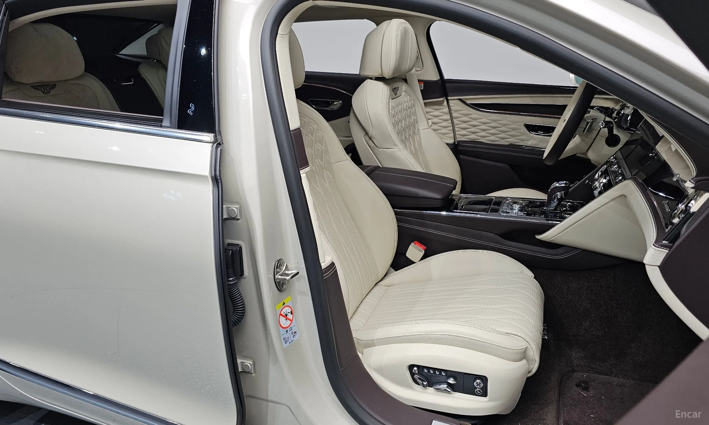 Bentley Flying Spur 3rd Generation превью 10
