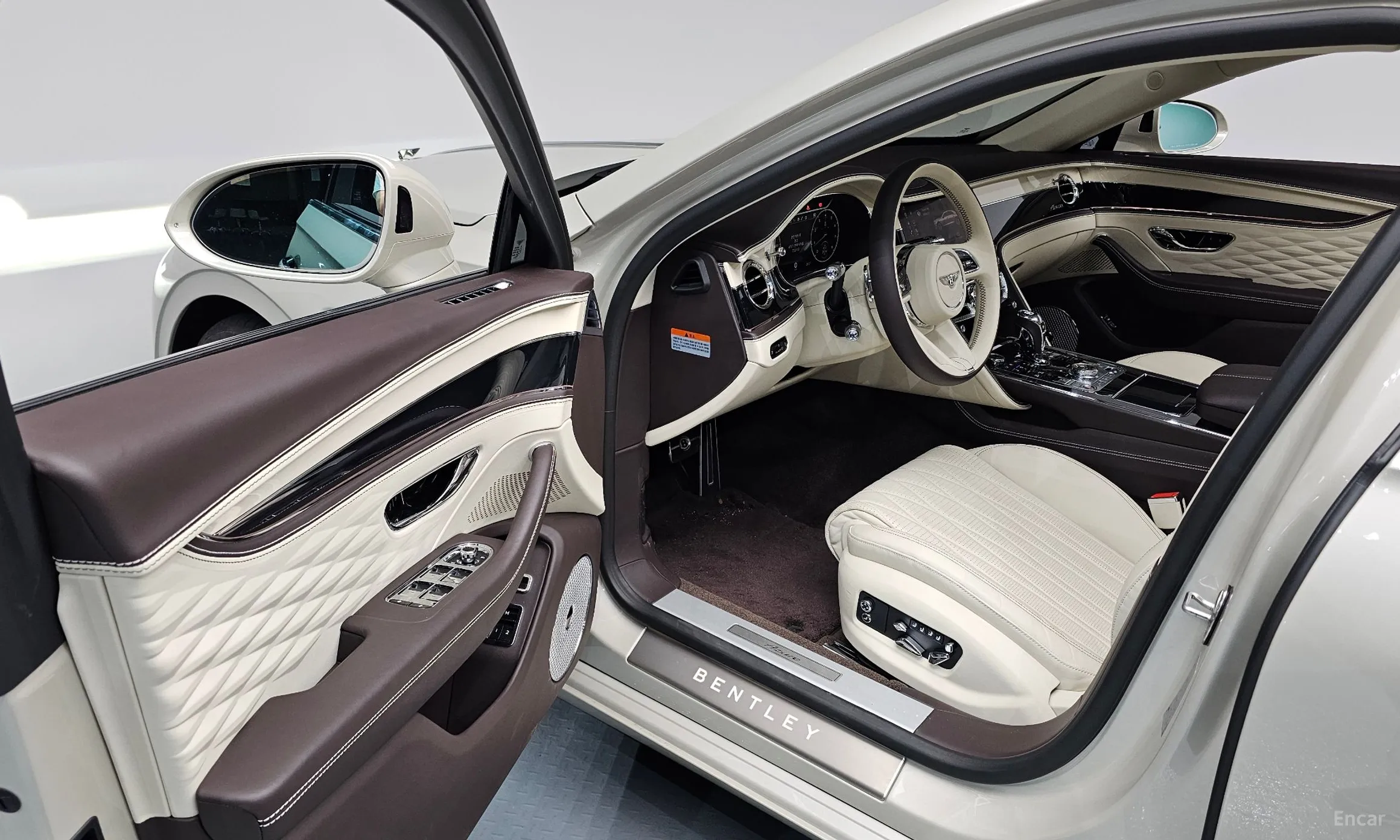 Bentley Flying Spur 3rd Generation превью 12