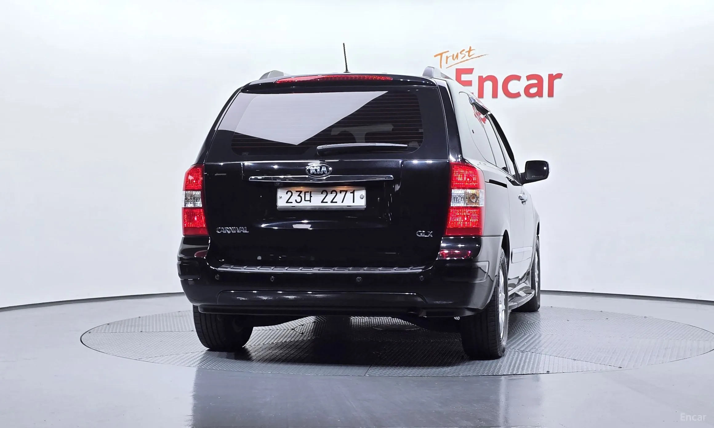 Kia Carnival R превью 3