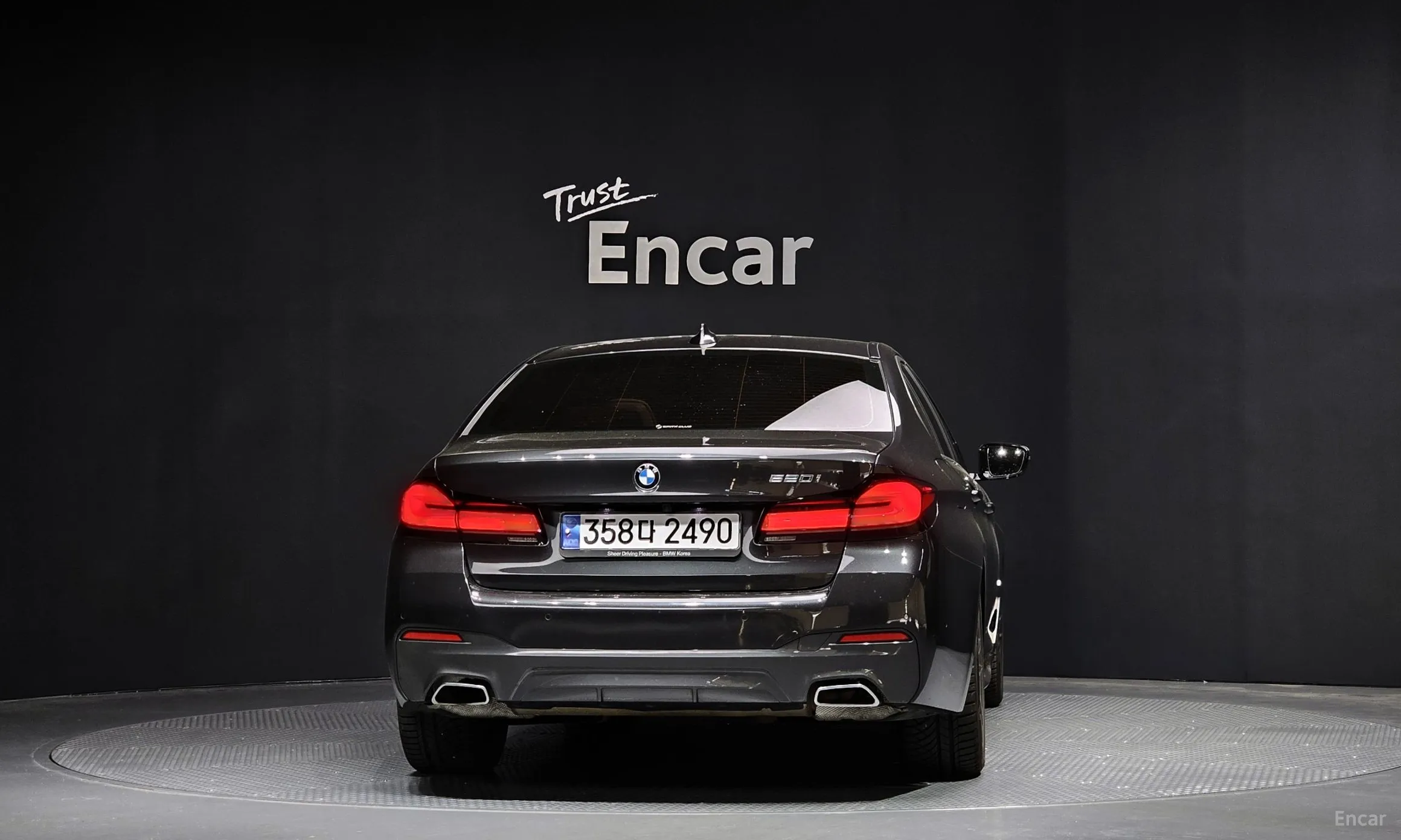 BMW 5 Series (G30) превью 3