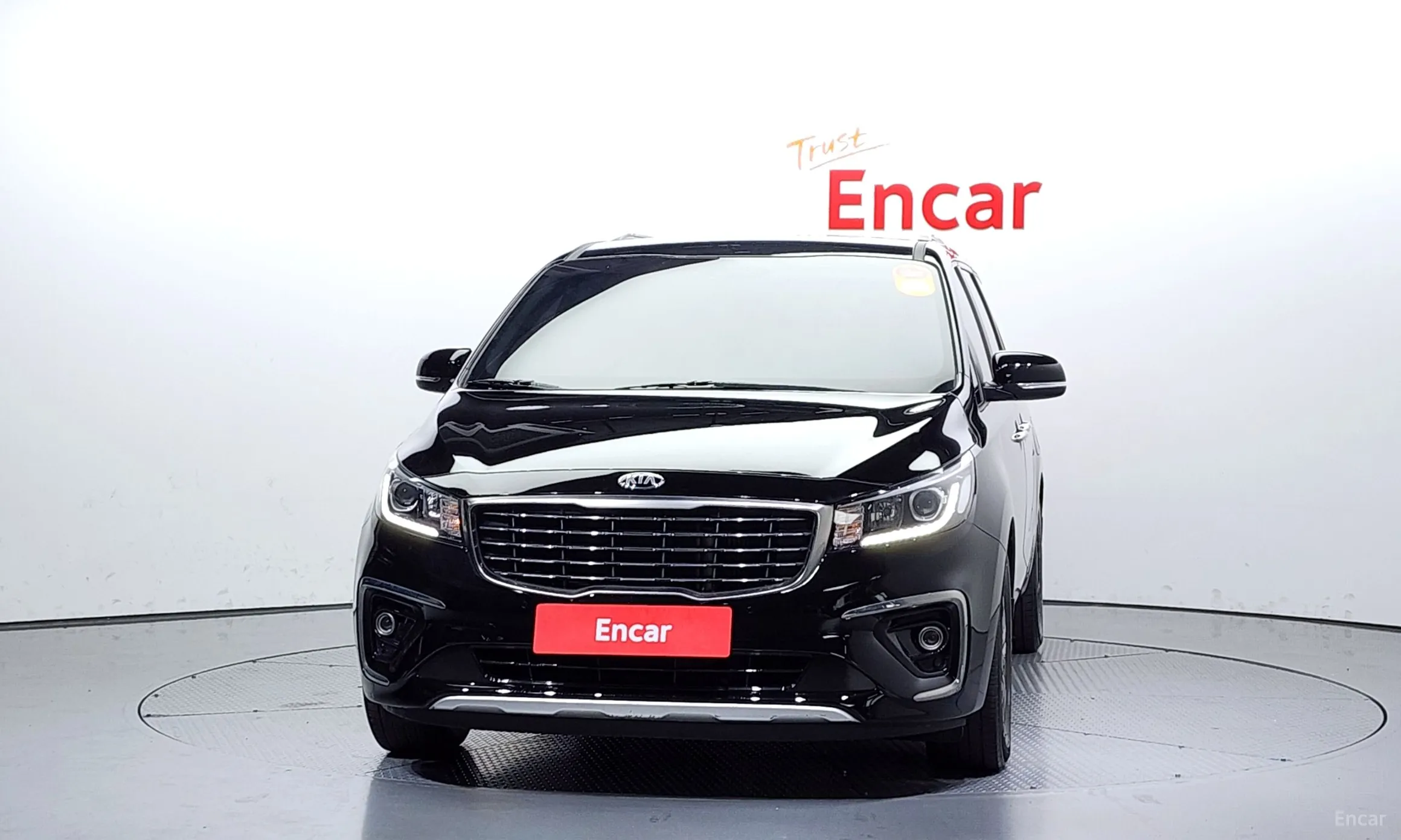 Kia Carnival превью 2