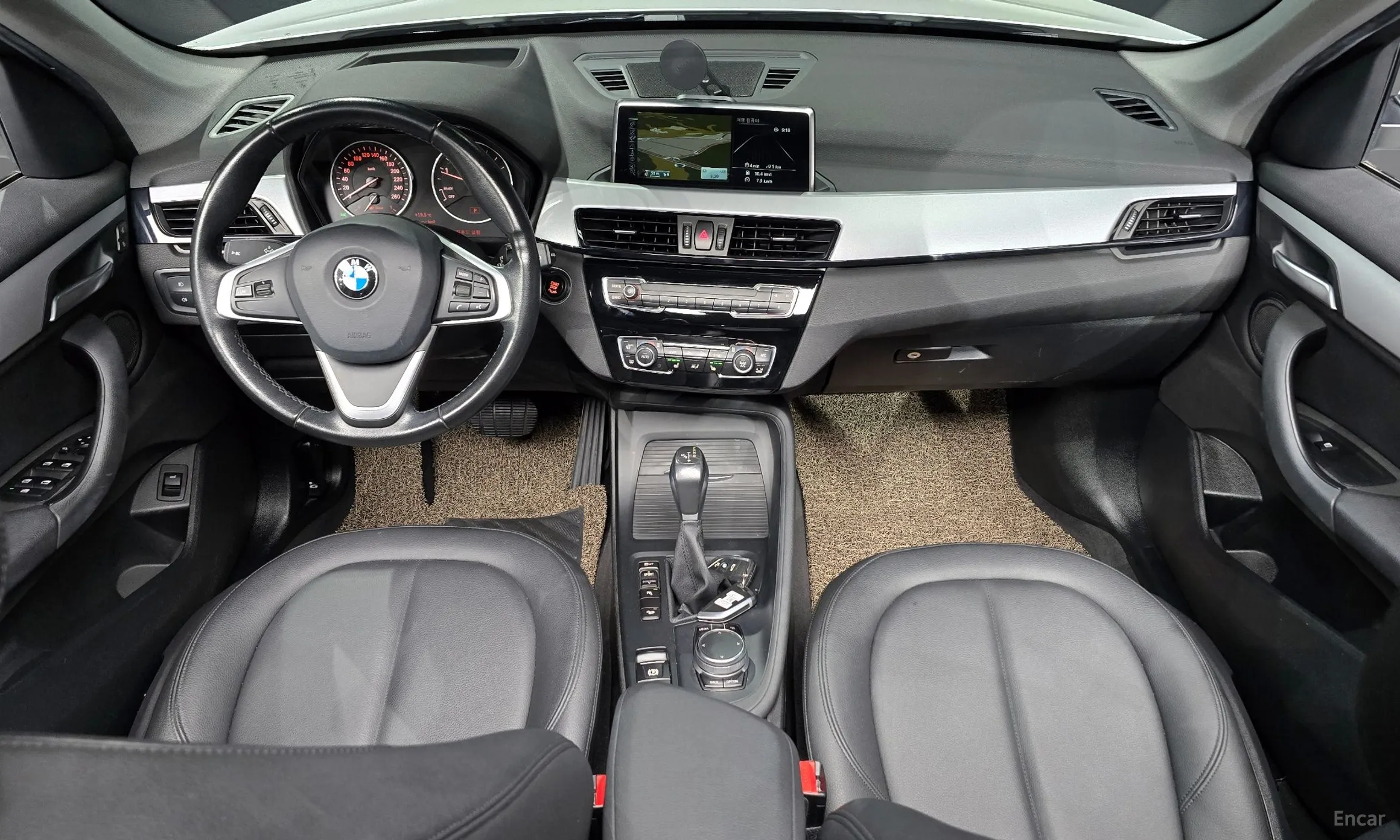 BMW X1 (F48) превью 4