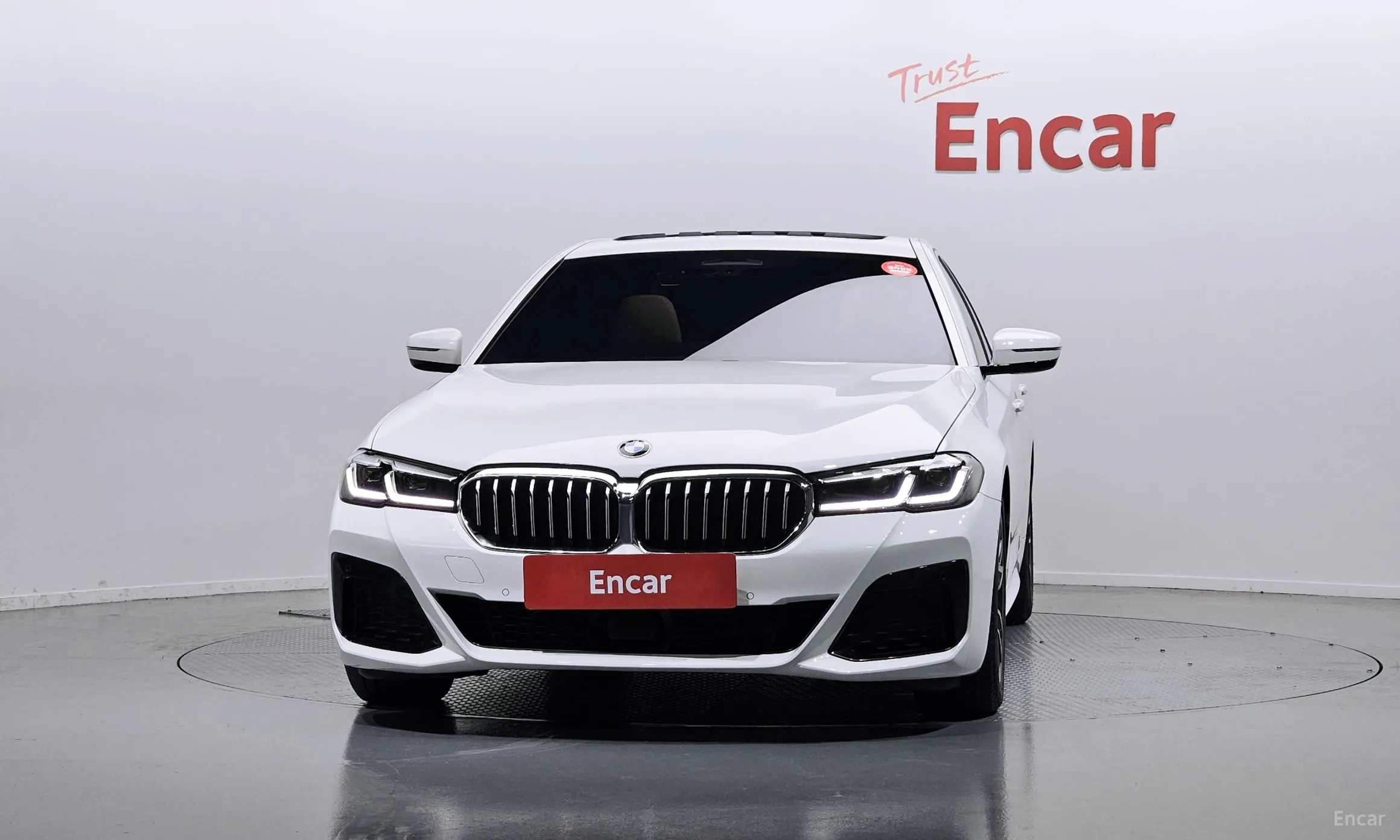 BMW 5 Series (G30) превью 2