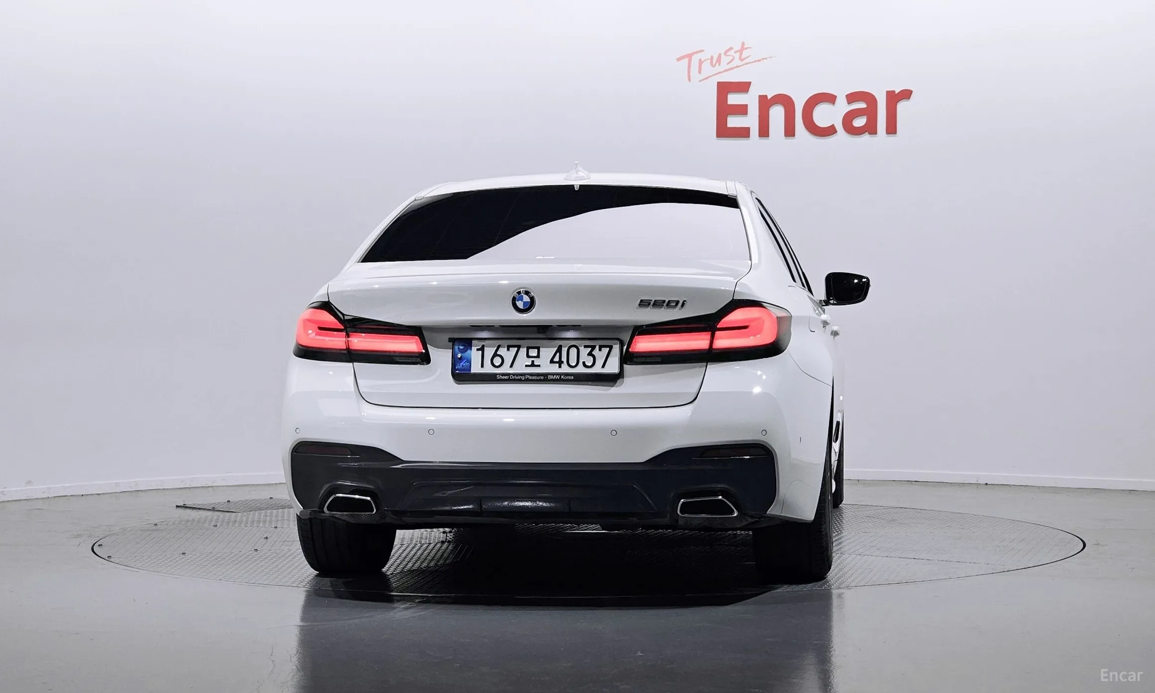 BMW 5 Series (G30) превью 3