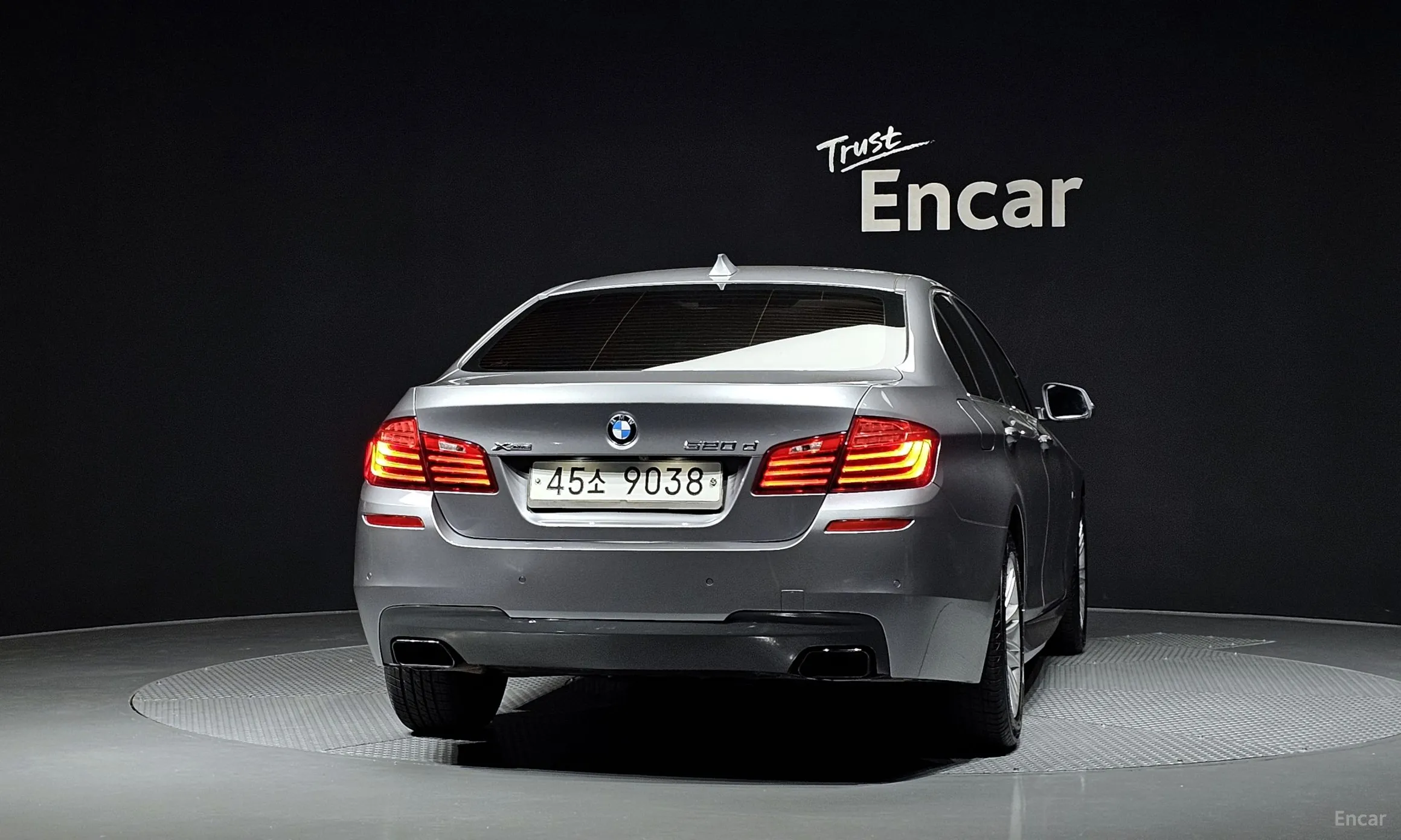 BMW 5 Series (F10) превью 3