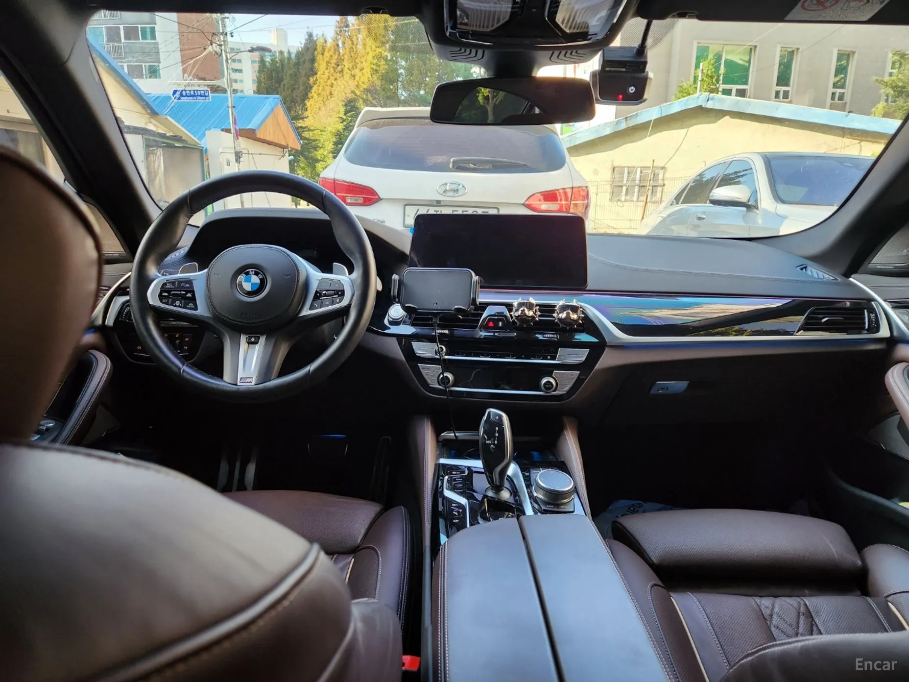 BMW 5 Series (G30) превью 11