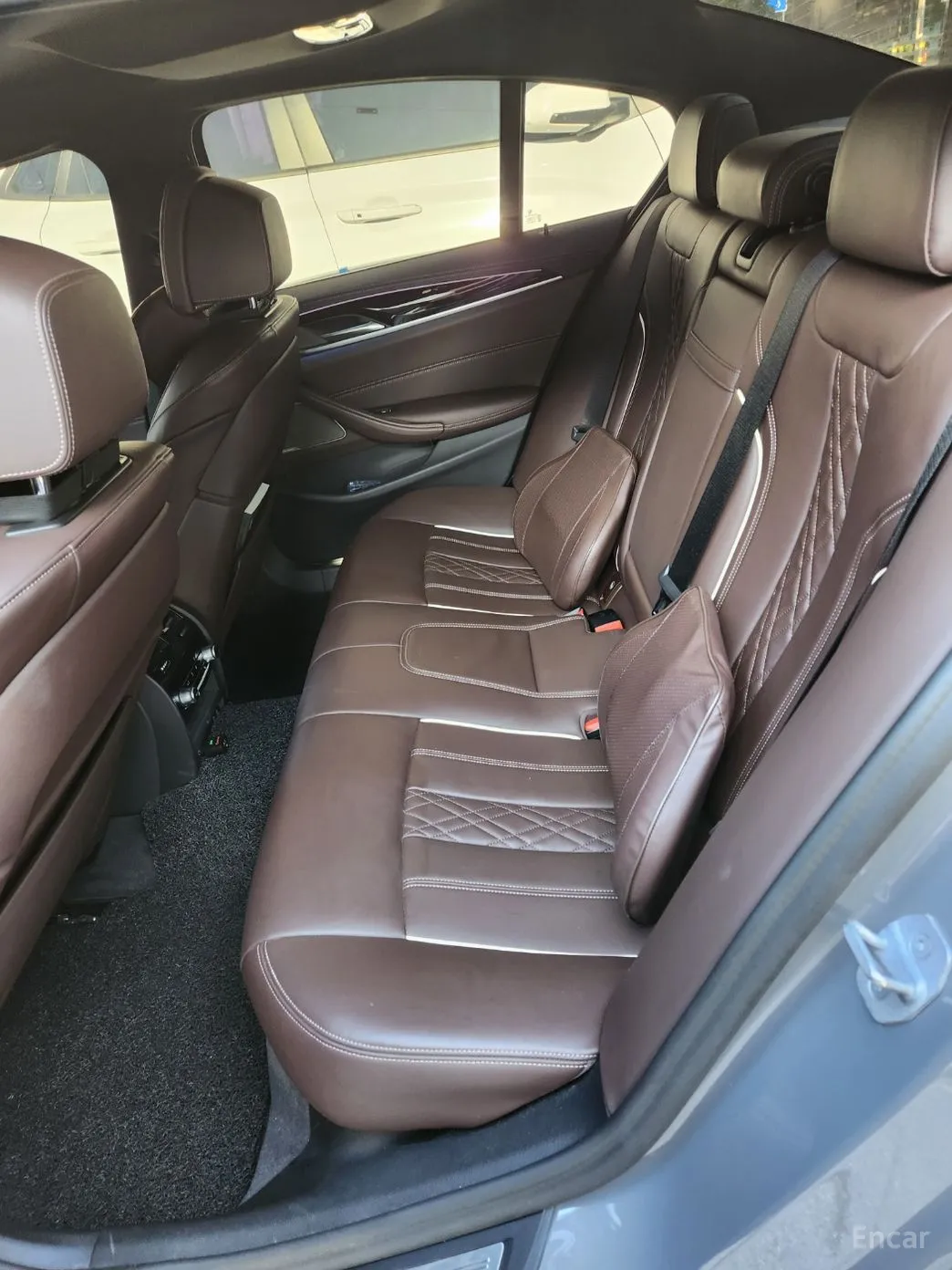 BMW 5 Series (G30) превью 15