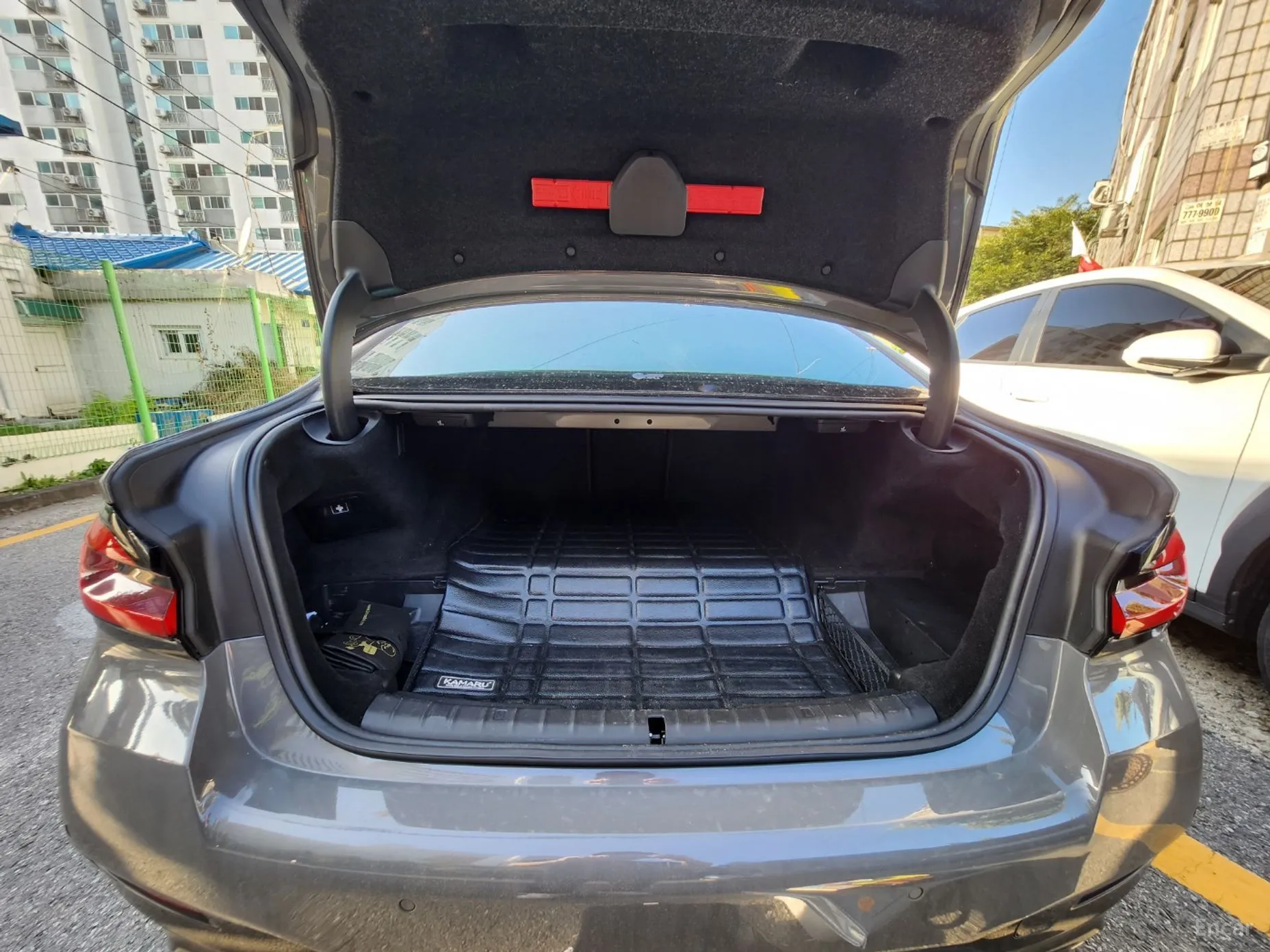 BMW 5 Series (G30) превью 8