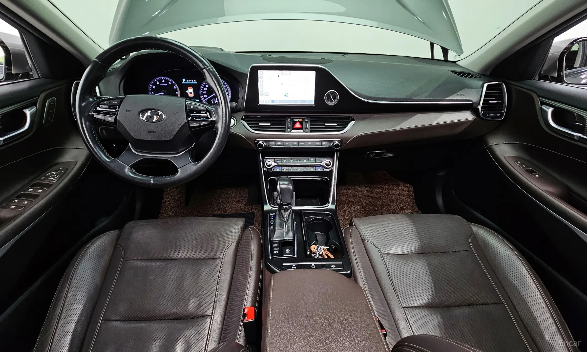 Hyundai Grandeur IG превью 4