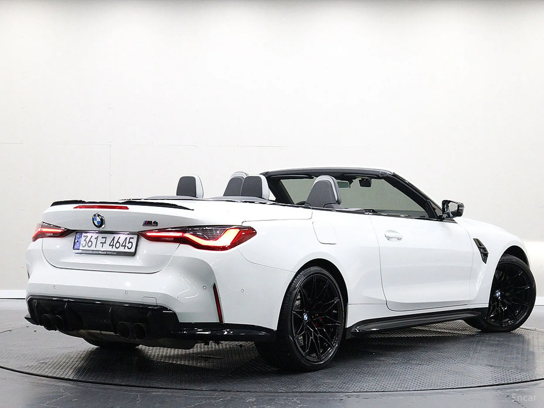 BMW M4 (G82)