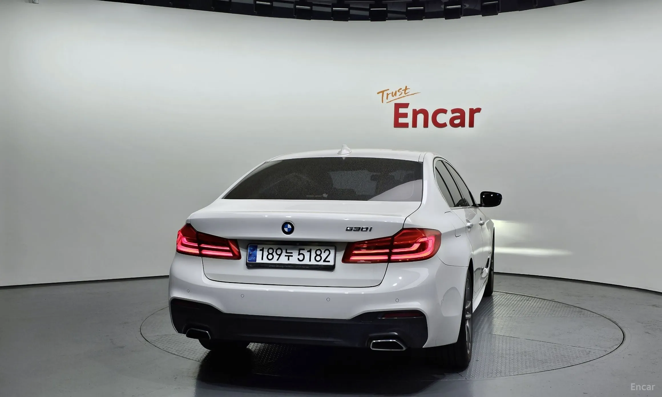 BMW 5 Series (G30) превью 3