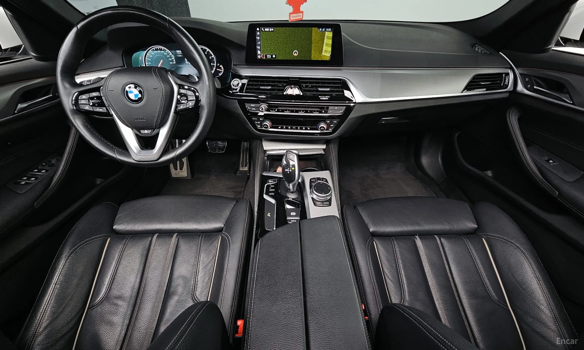 BMW 5 Series (G30) превью 4