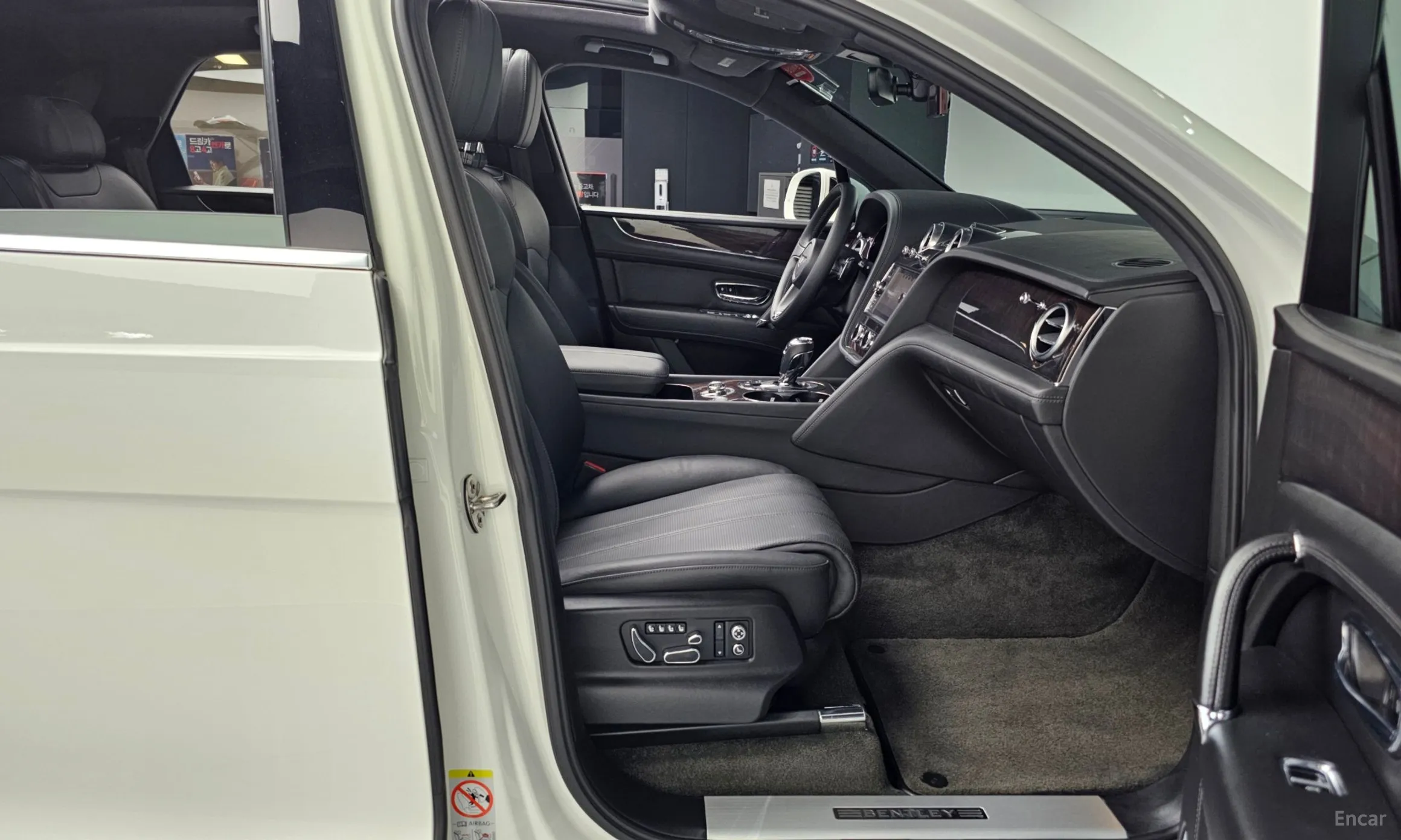 Bentley Bentayga превью 11