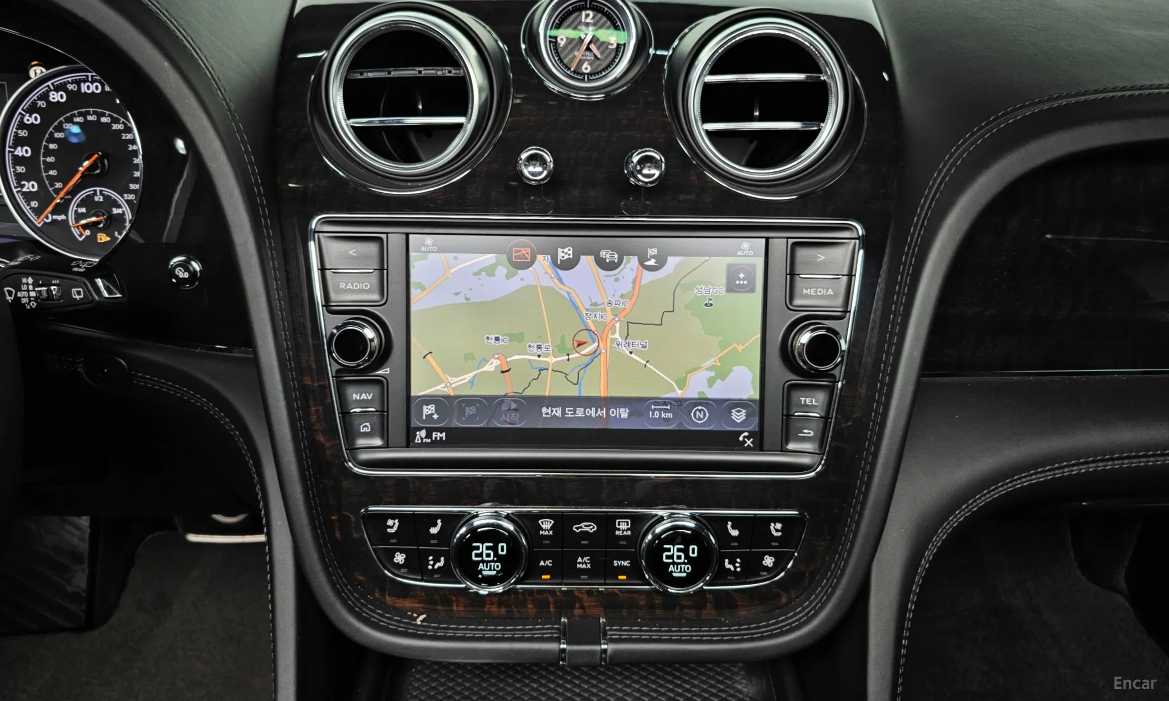 Bentley Bentayga превью 13
